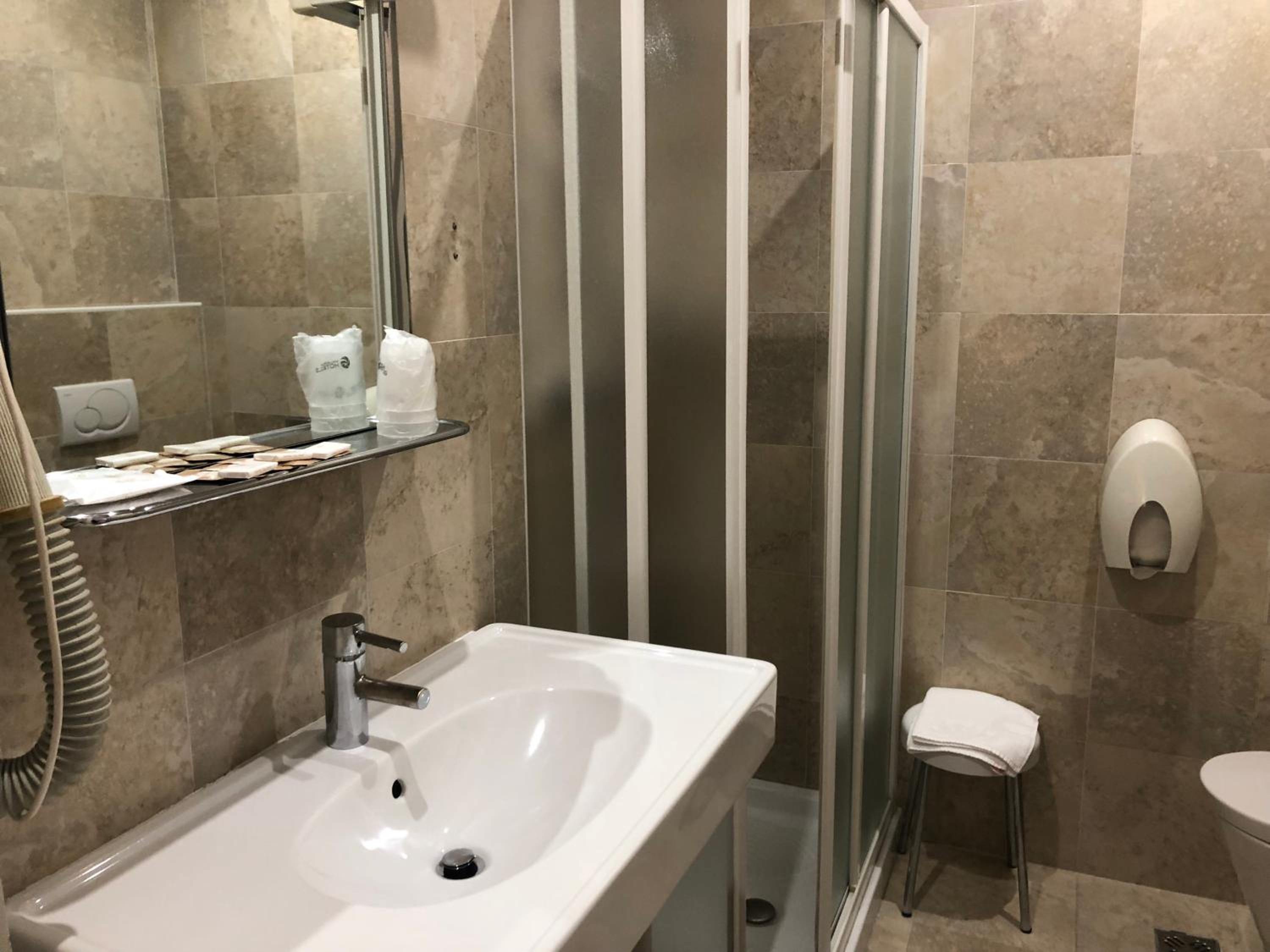 Triple Room - Photo 2