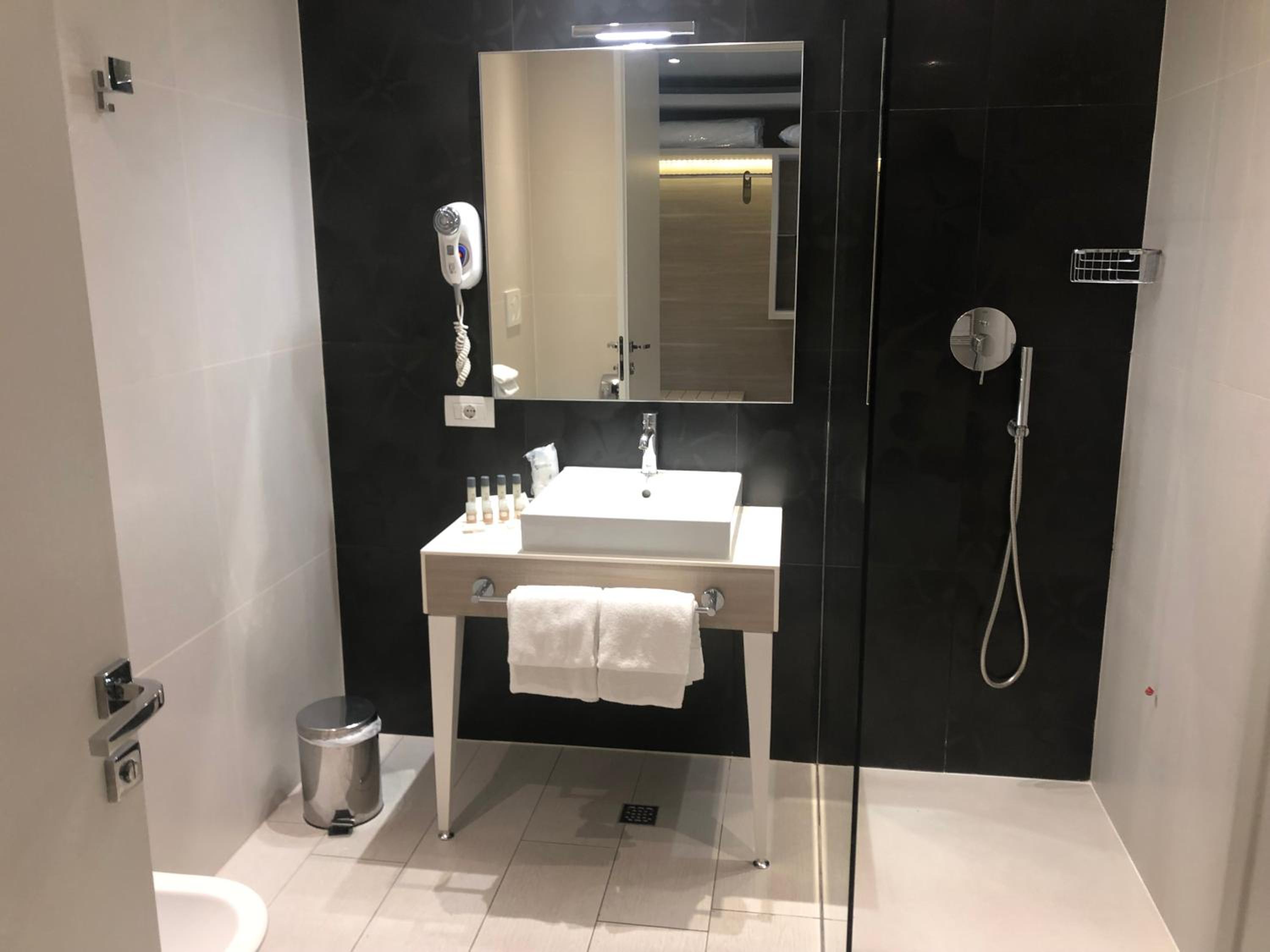Deluxe Triple Room - Photo 2