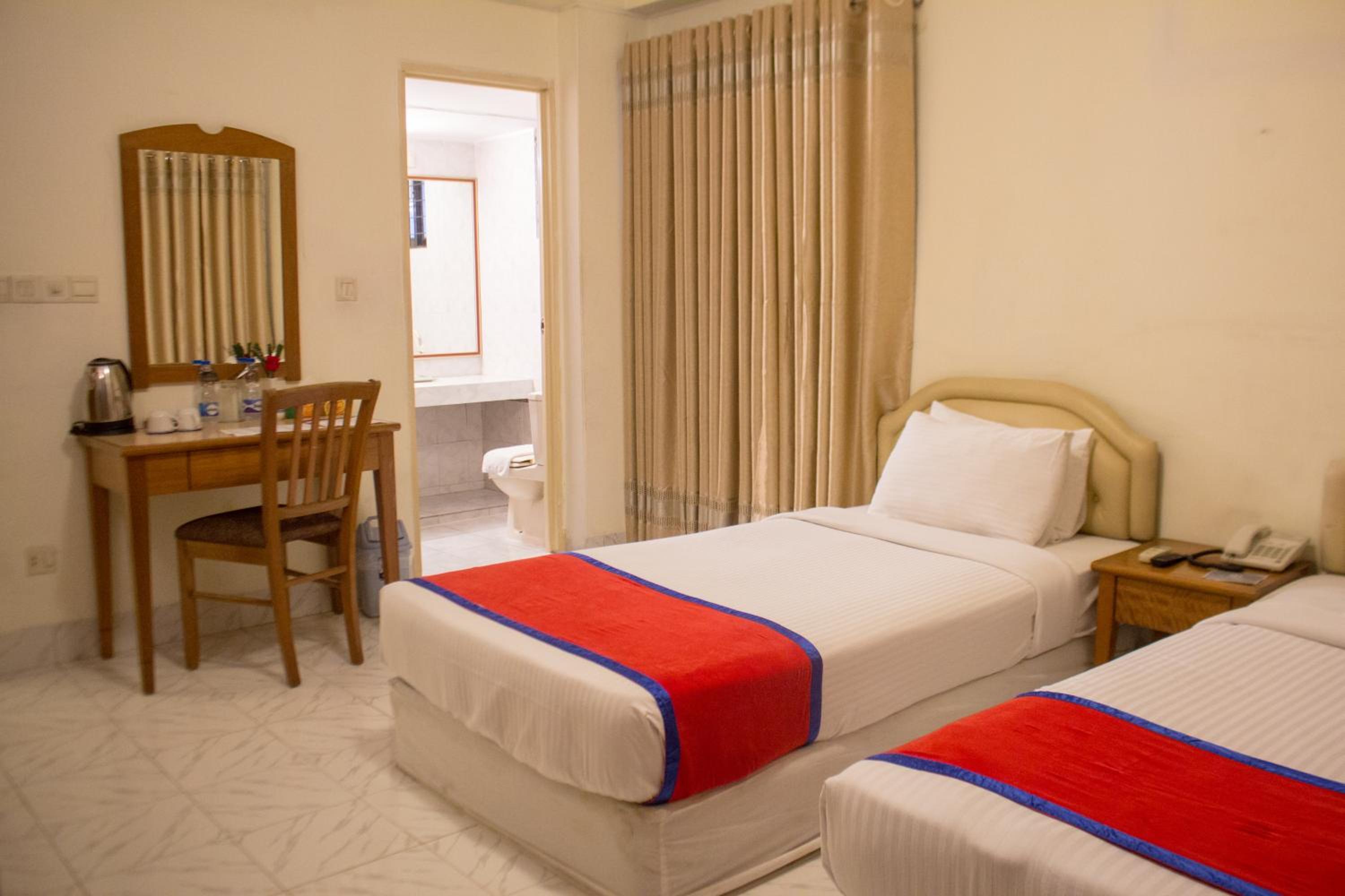 Deluxe Twin Room photo 2