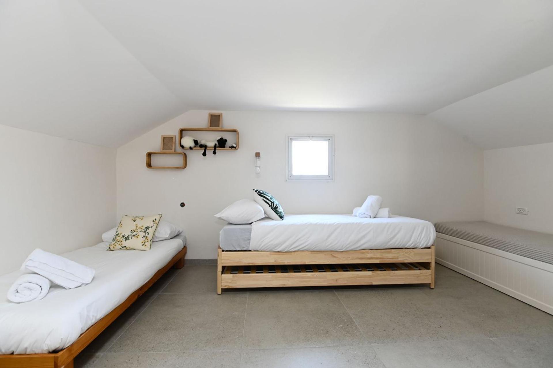 One-Bedroom Cabin with Loft (4) photo 3