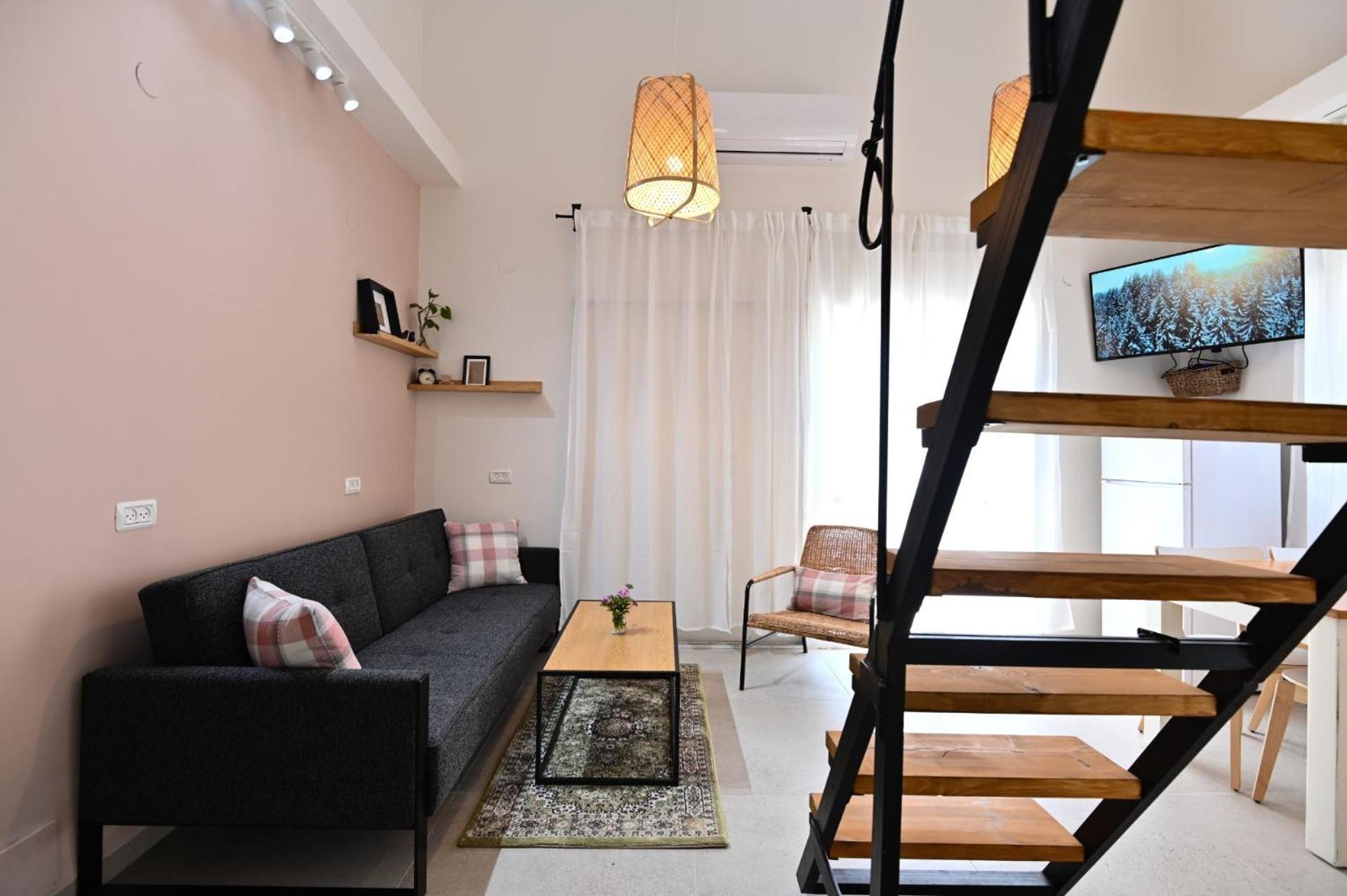One-Bedroom Cabin with Loft (3) photo 2