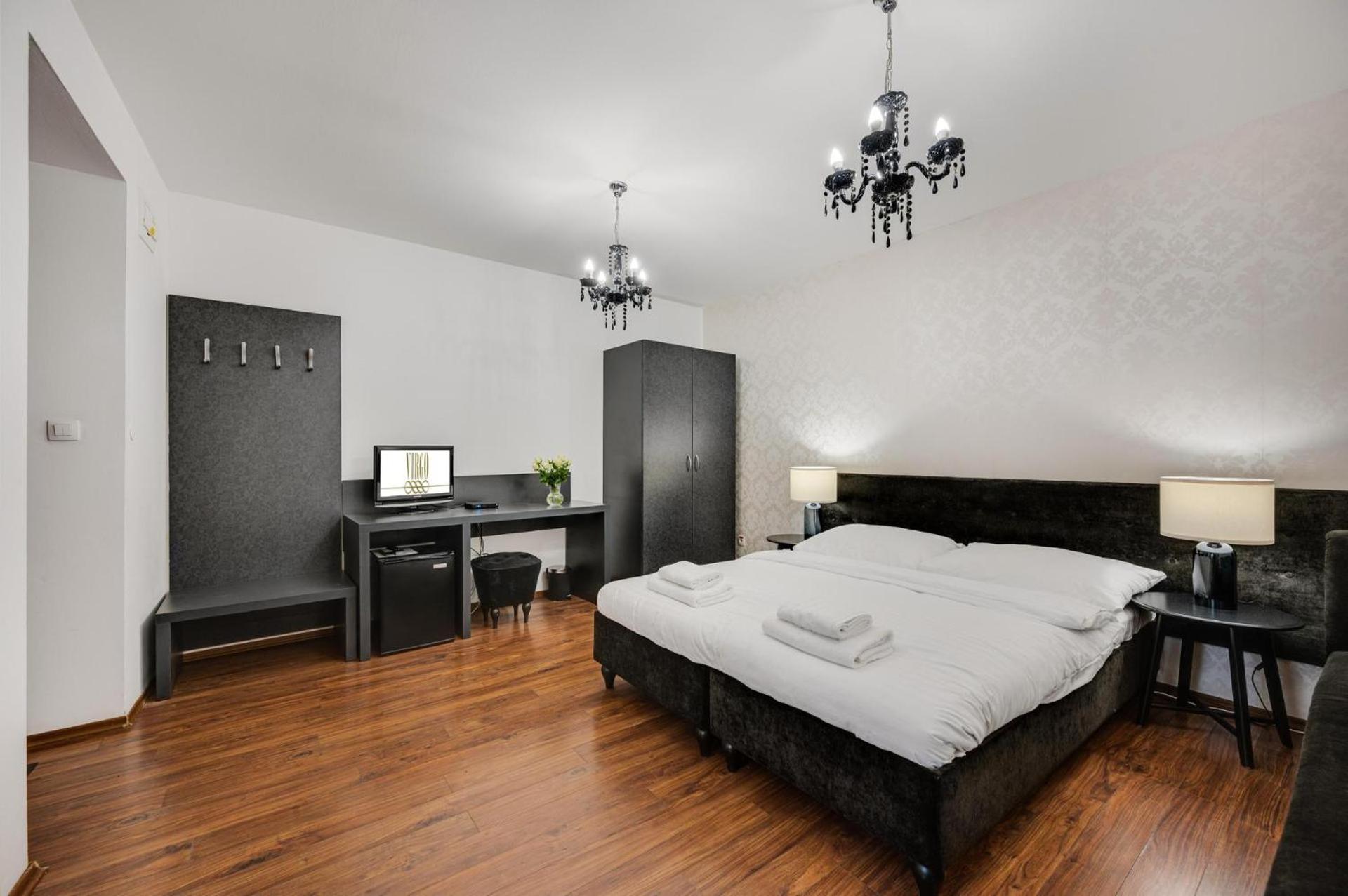 Standard Double or Twin Room - Photo 13