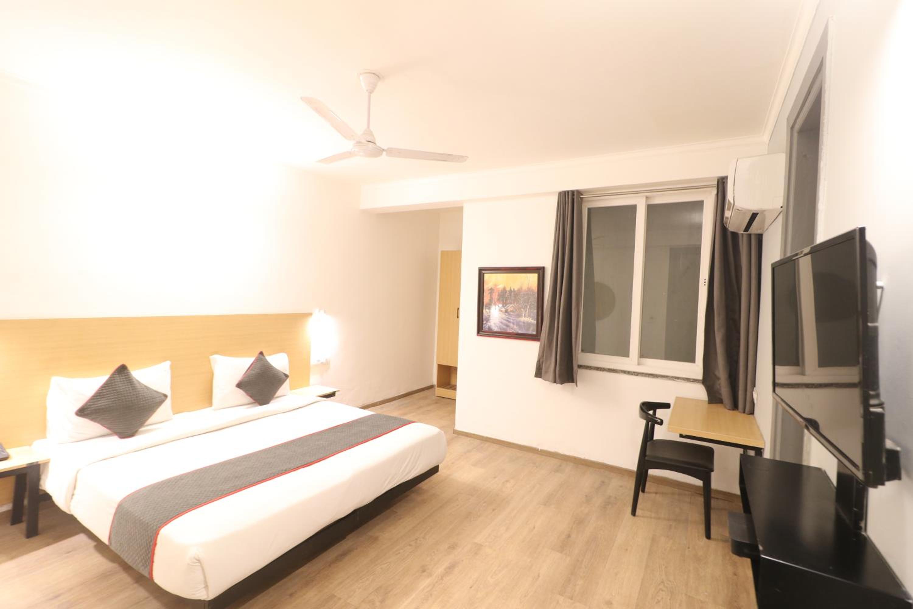 Double or Twin Room - Photo 5