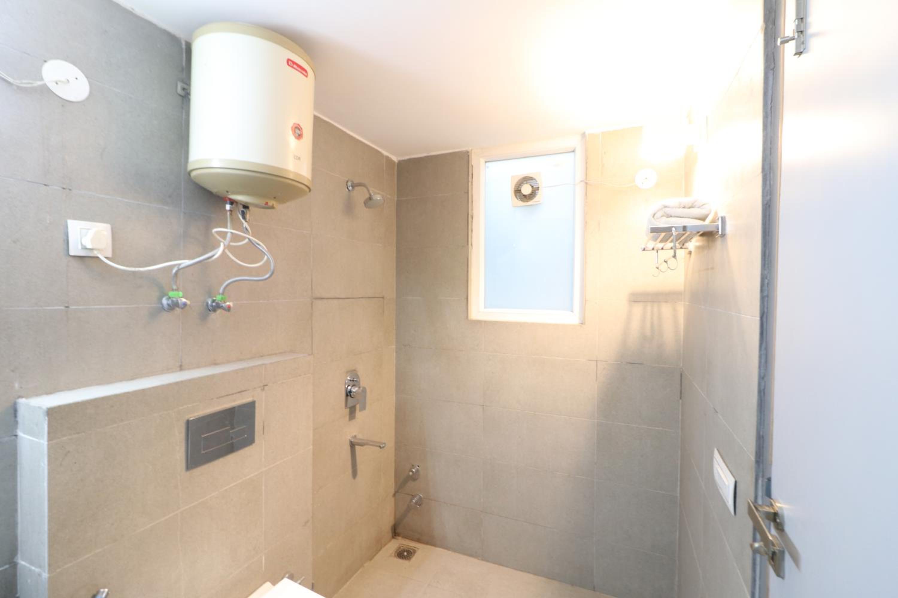 Double or Twin Room - Photo 8