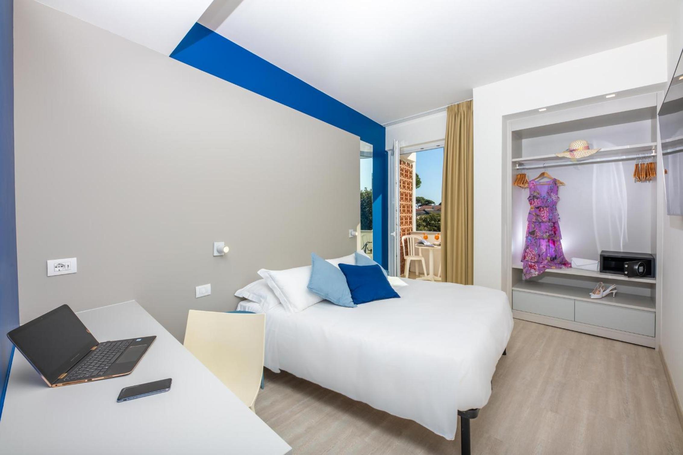 Queen Room with Balcony