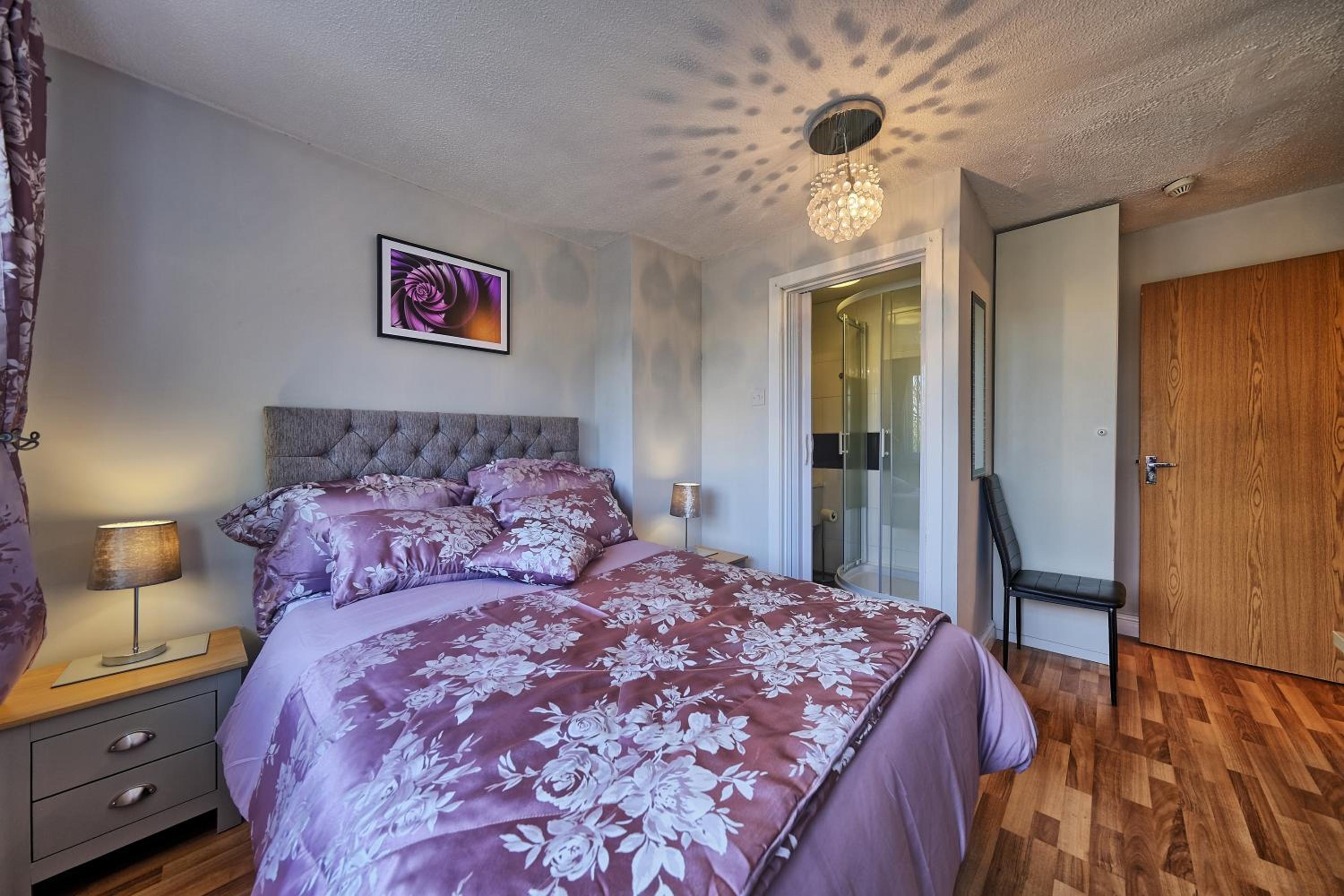 Double Room with Private Bathroom - Photo 1