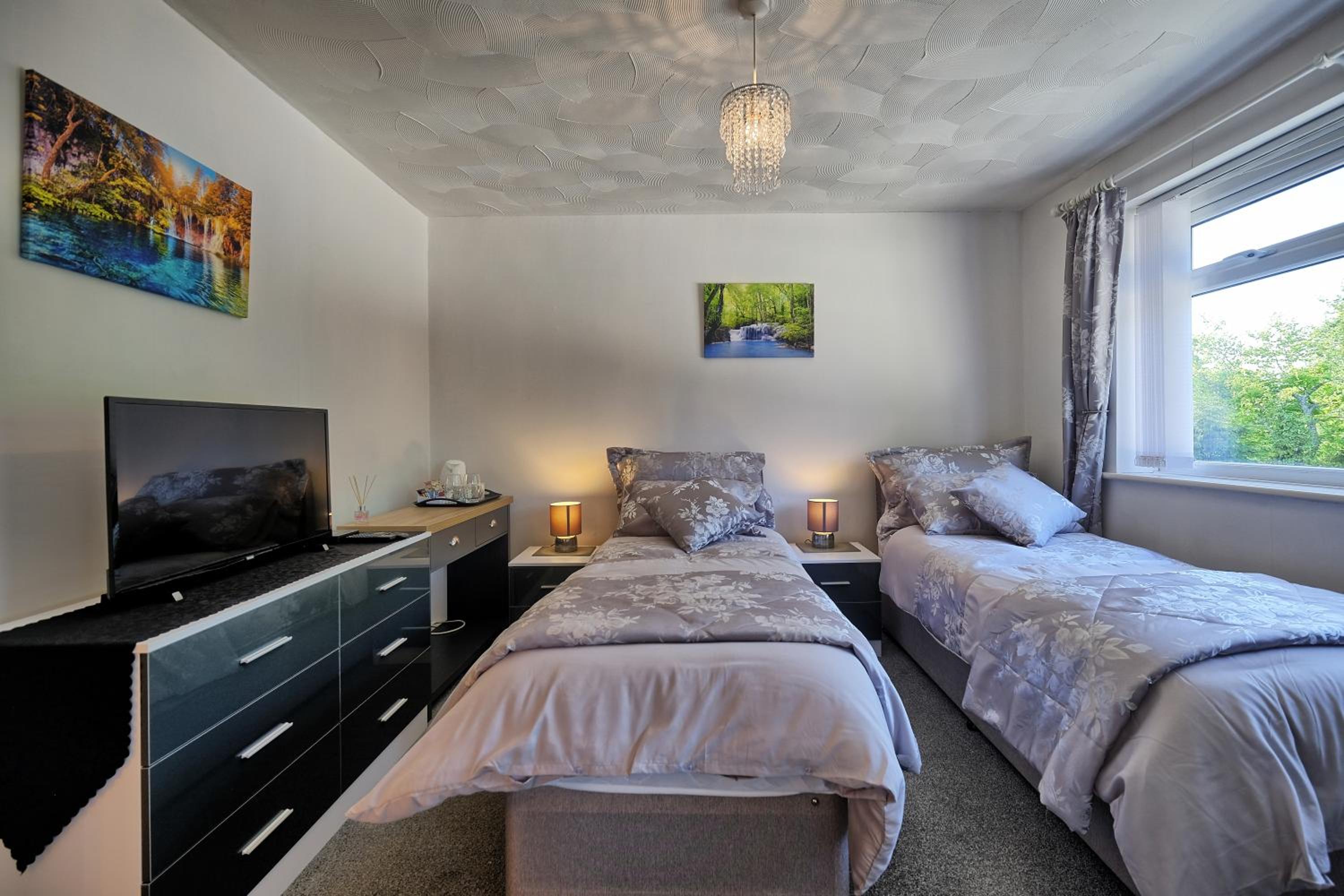 Double or Twin Room with Private Bathroom - Photo 1