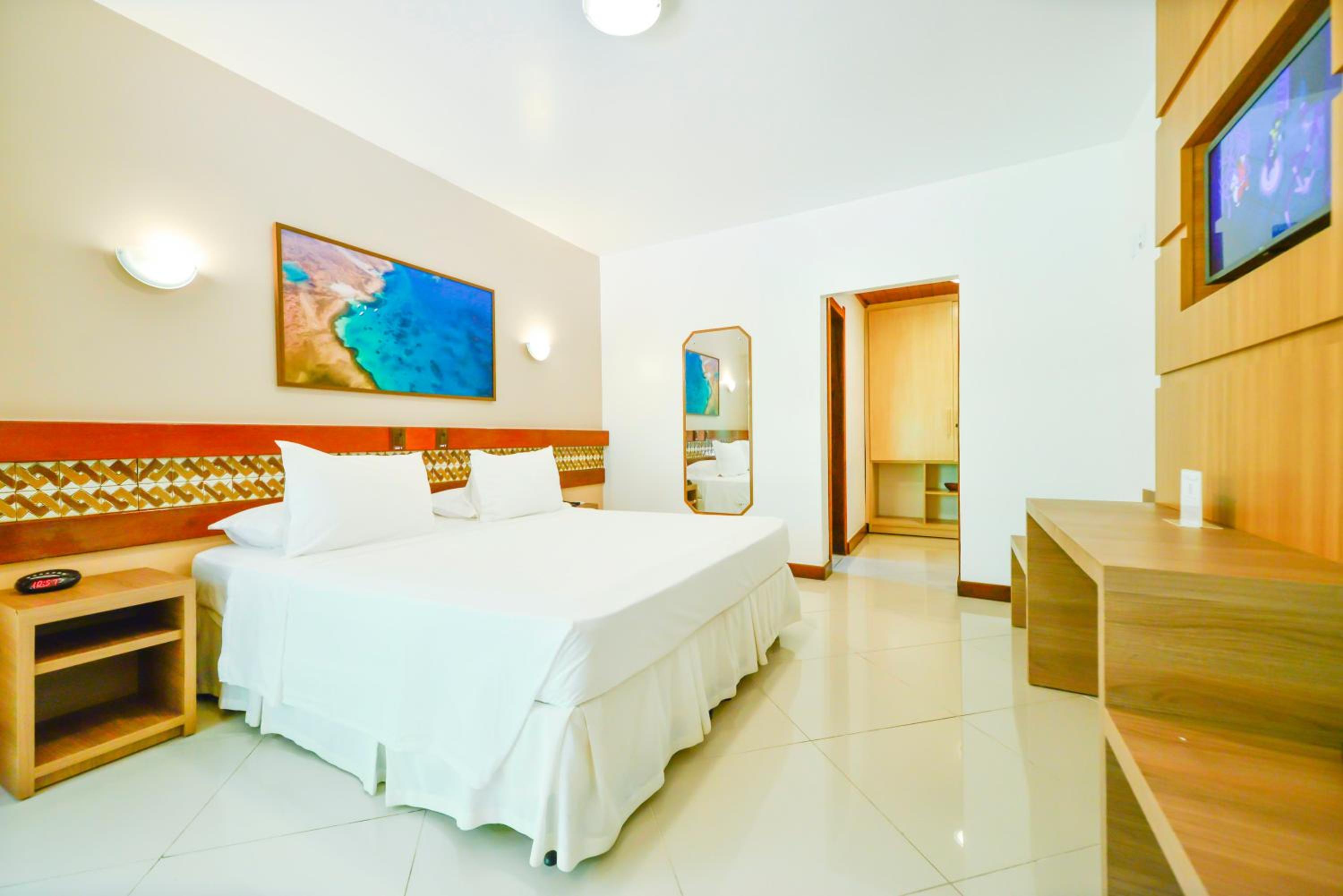 King Suite with Balcony thumbnail 5