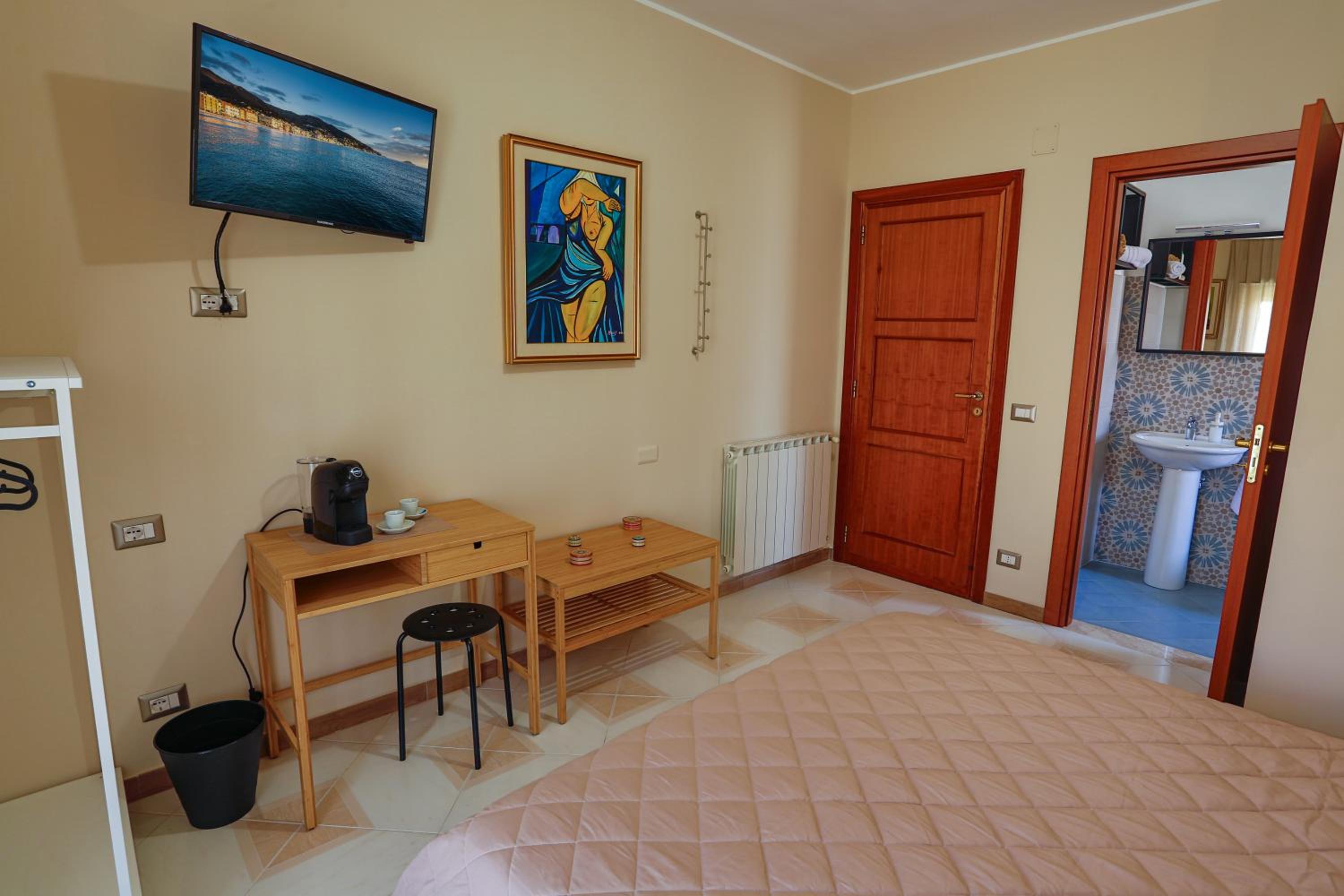 Deluxe Double Room photo 2