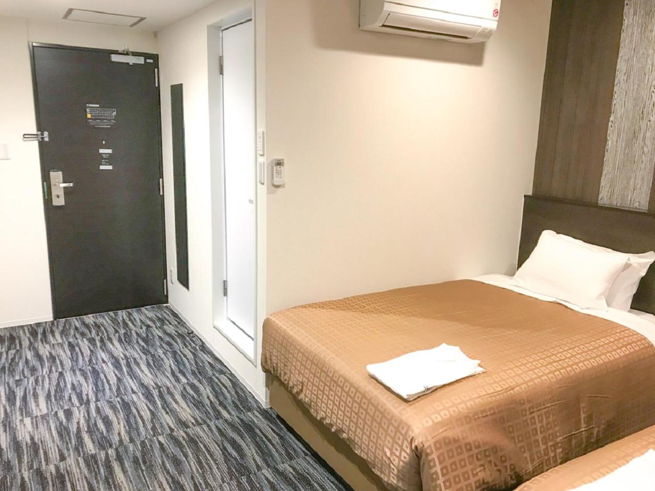 Twin Room - Smoking - Photo 4