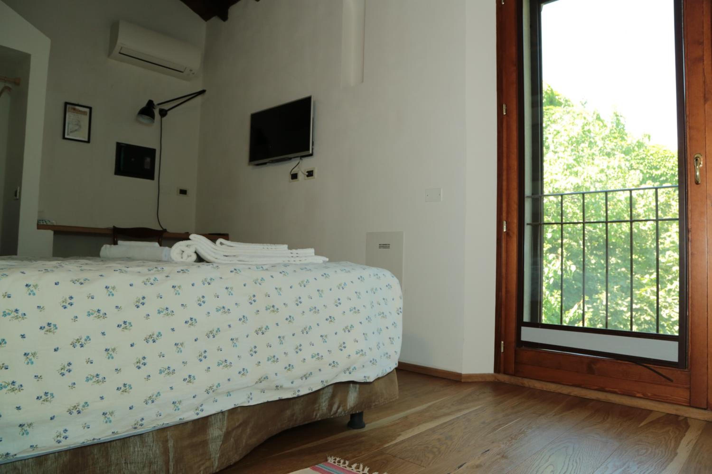 King Suite - Photo 14