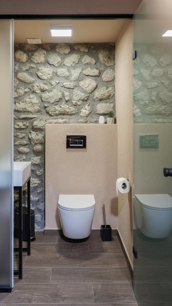 Double Room - Photo 11