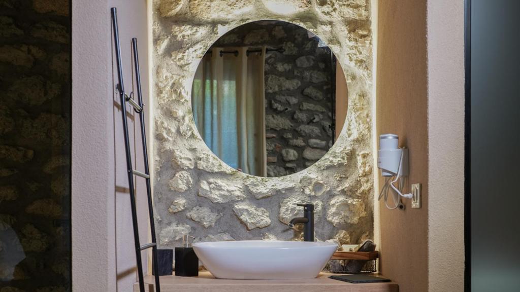 Double Room - Photo 8