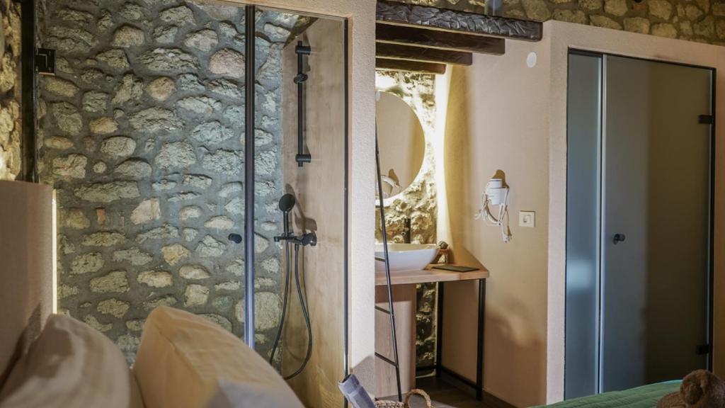 Double Room - Photo 12