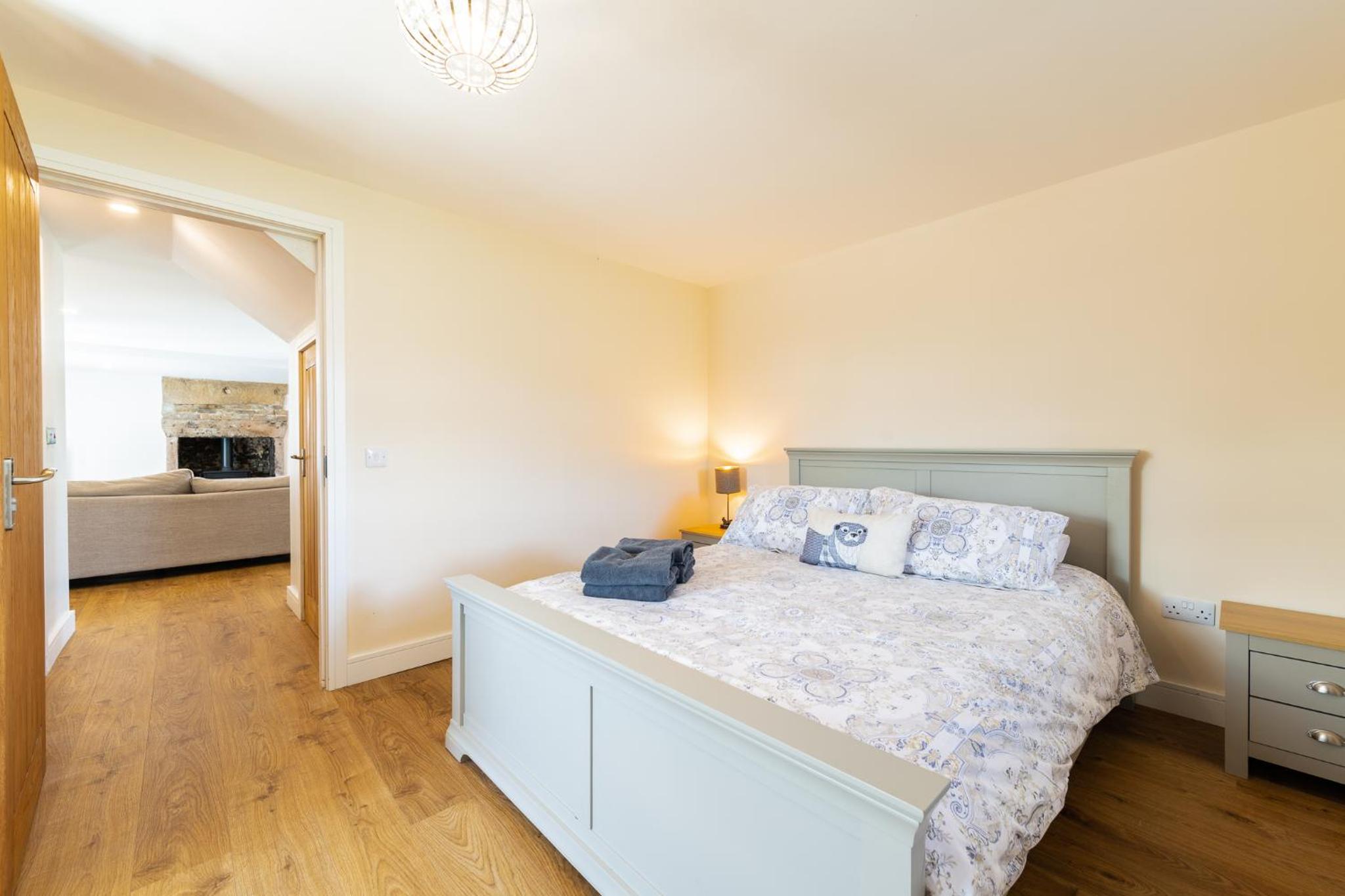Five-Bedroom House photo 1