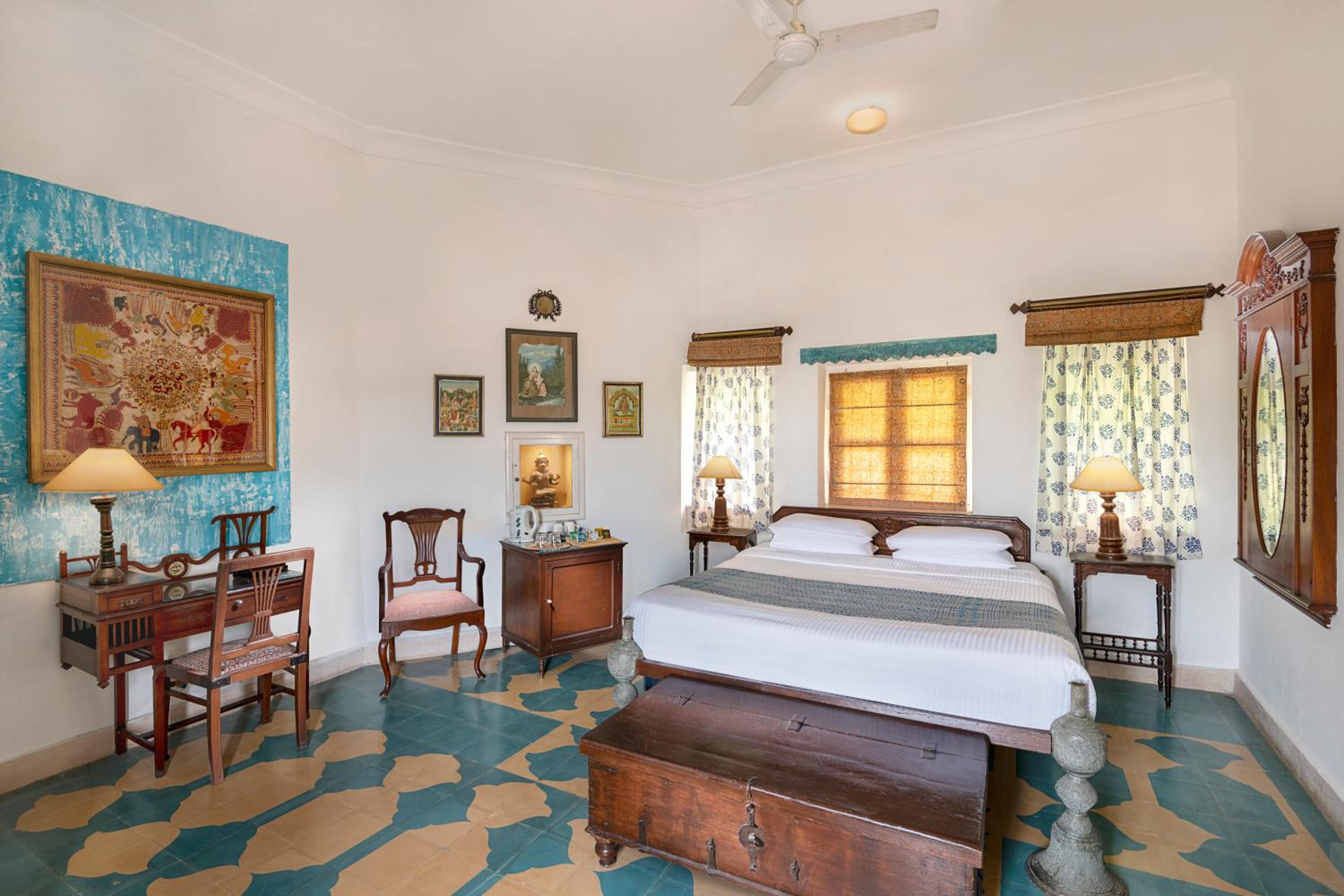 Heritage Splendour Room - Enjoy a 10% discount on spa, laundry, and vintage car services, alongside complimentary evening tea, guided fort tours, and morning yoga (7:00 AM – 8:00 AM) photo 3