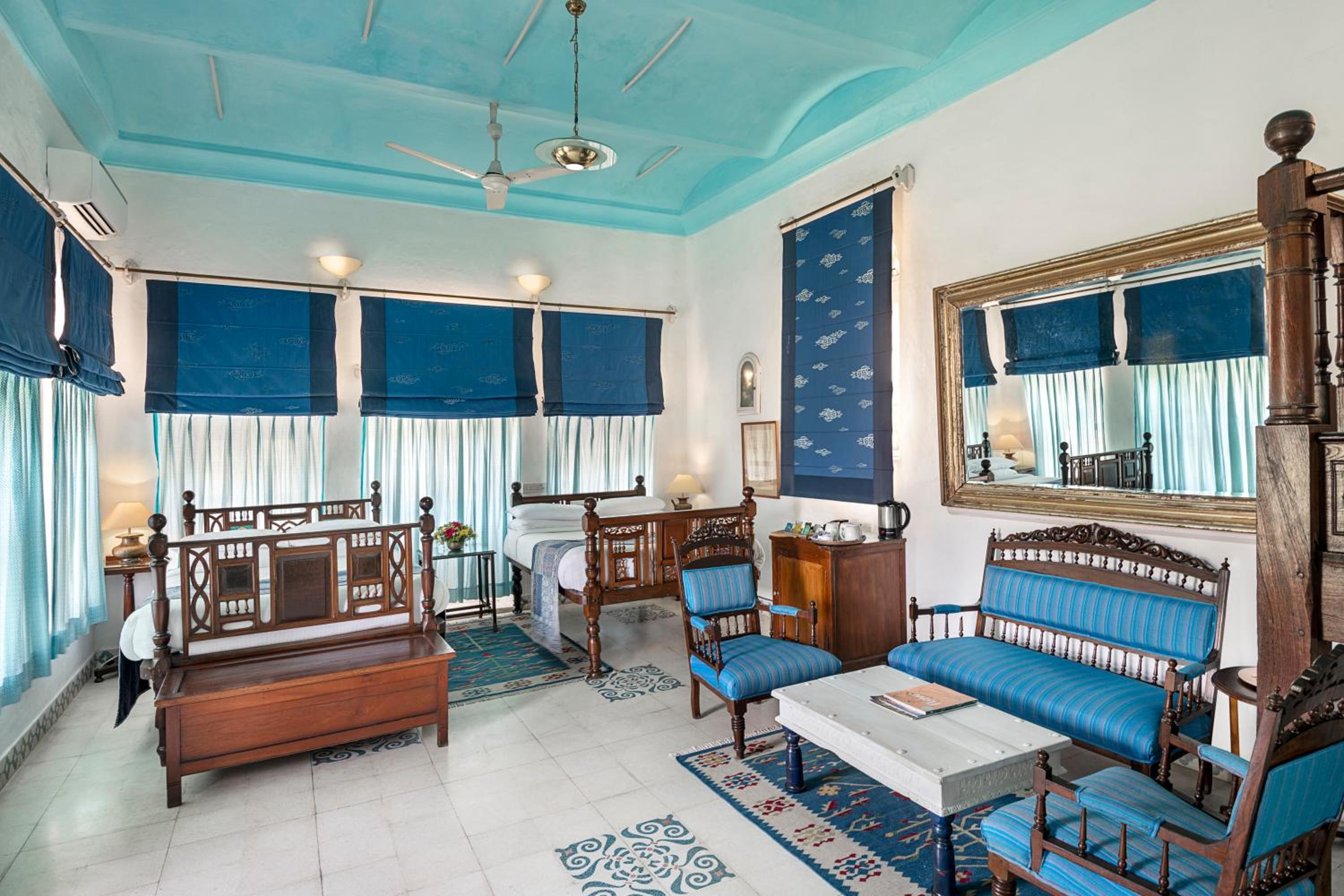 Heritage Royal Room - Enjoy a 10% discount on spa, laundry, and vintage car services, alongside complimentary evening tea, guided fort tours, and morning yoga (7:00 AM – 8:00 AM) photo 3
