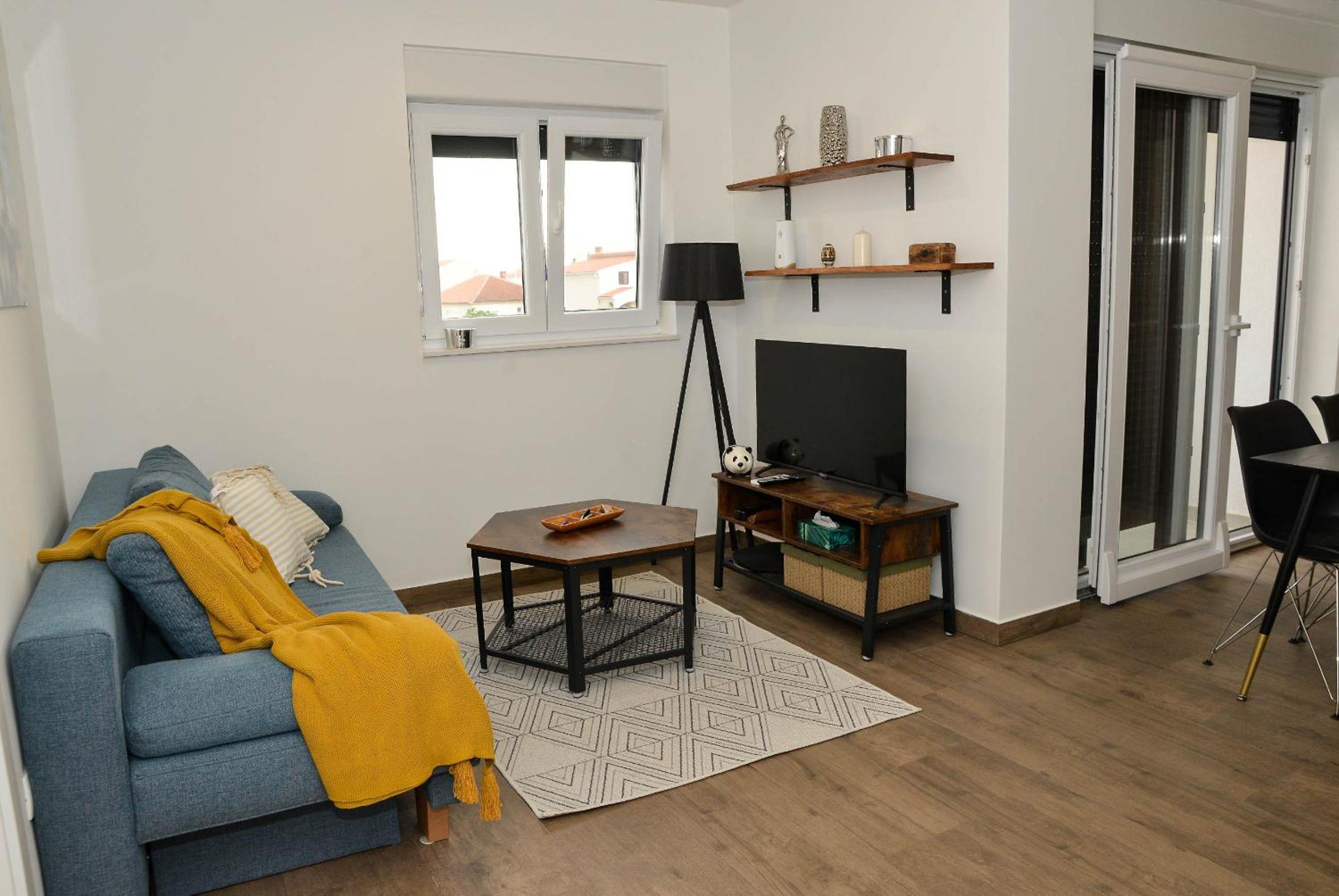One Bedroom Apartment With Balcony