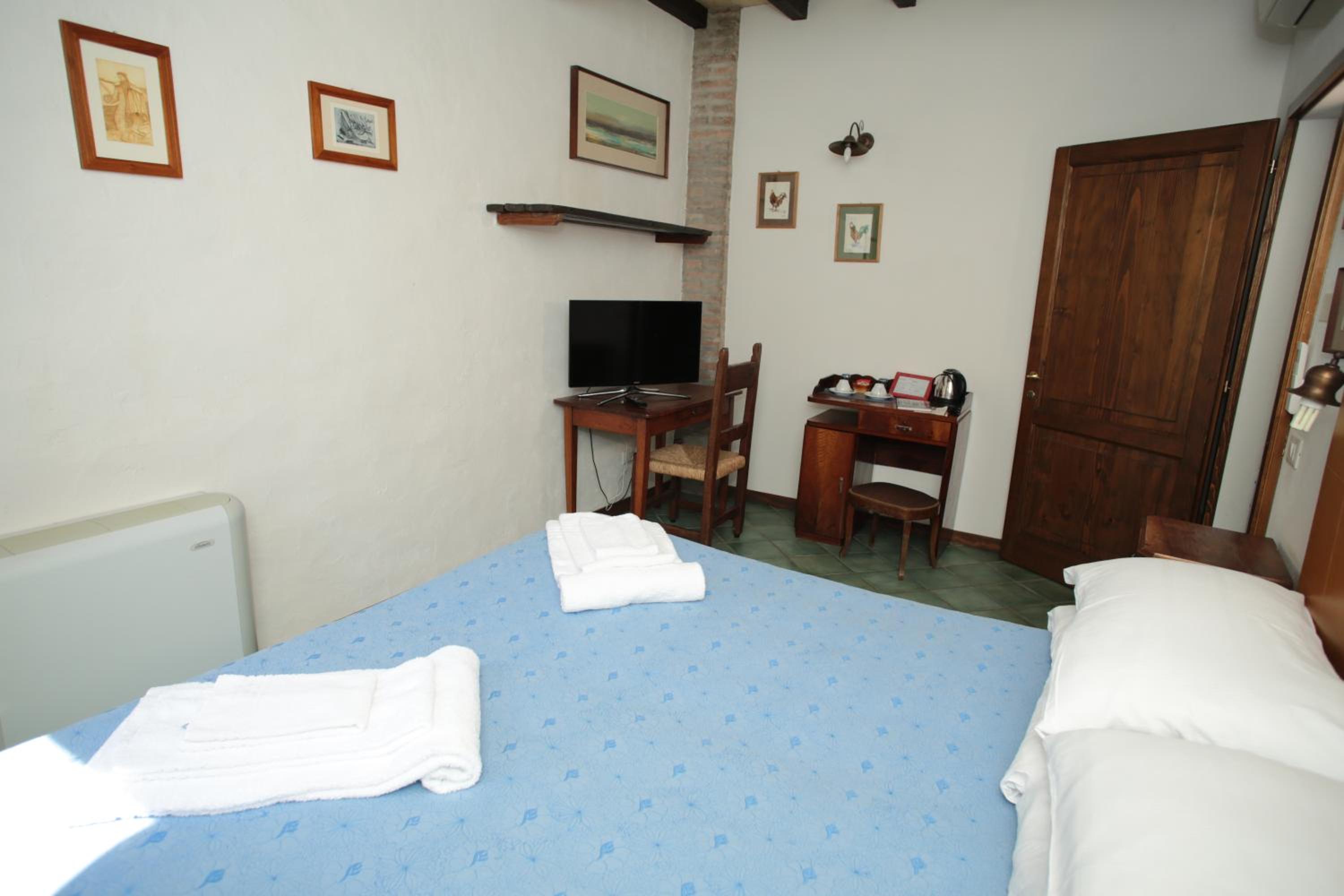 Double Room - Disability Access - Photo 3