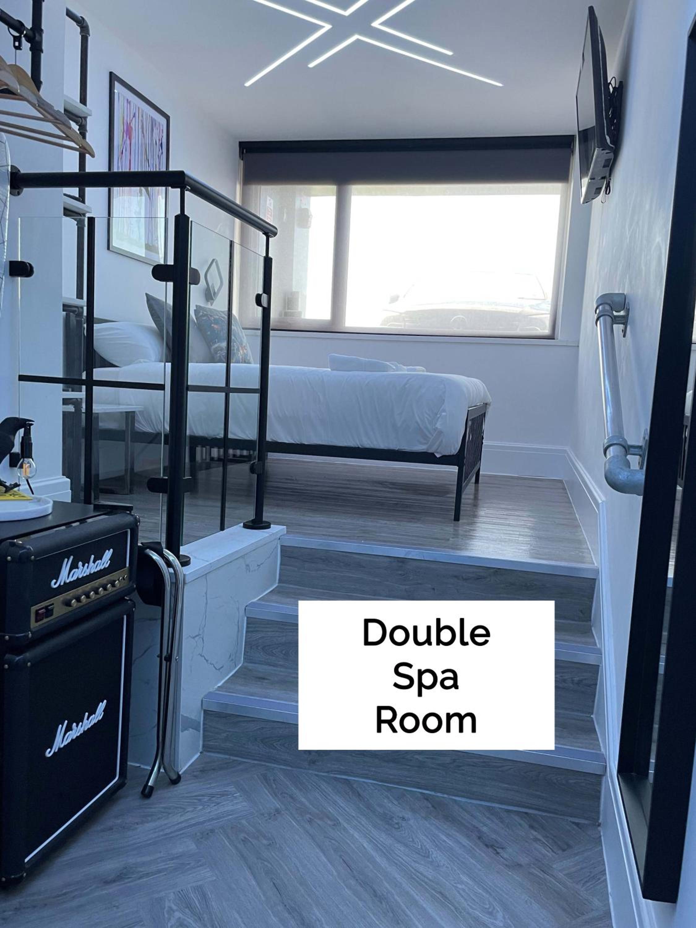 Triple Room with Bath - Photo 1