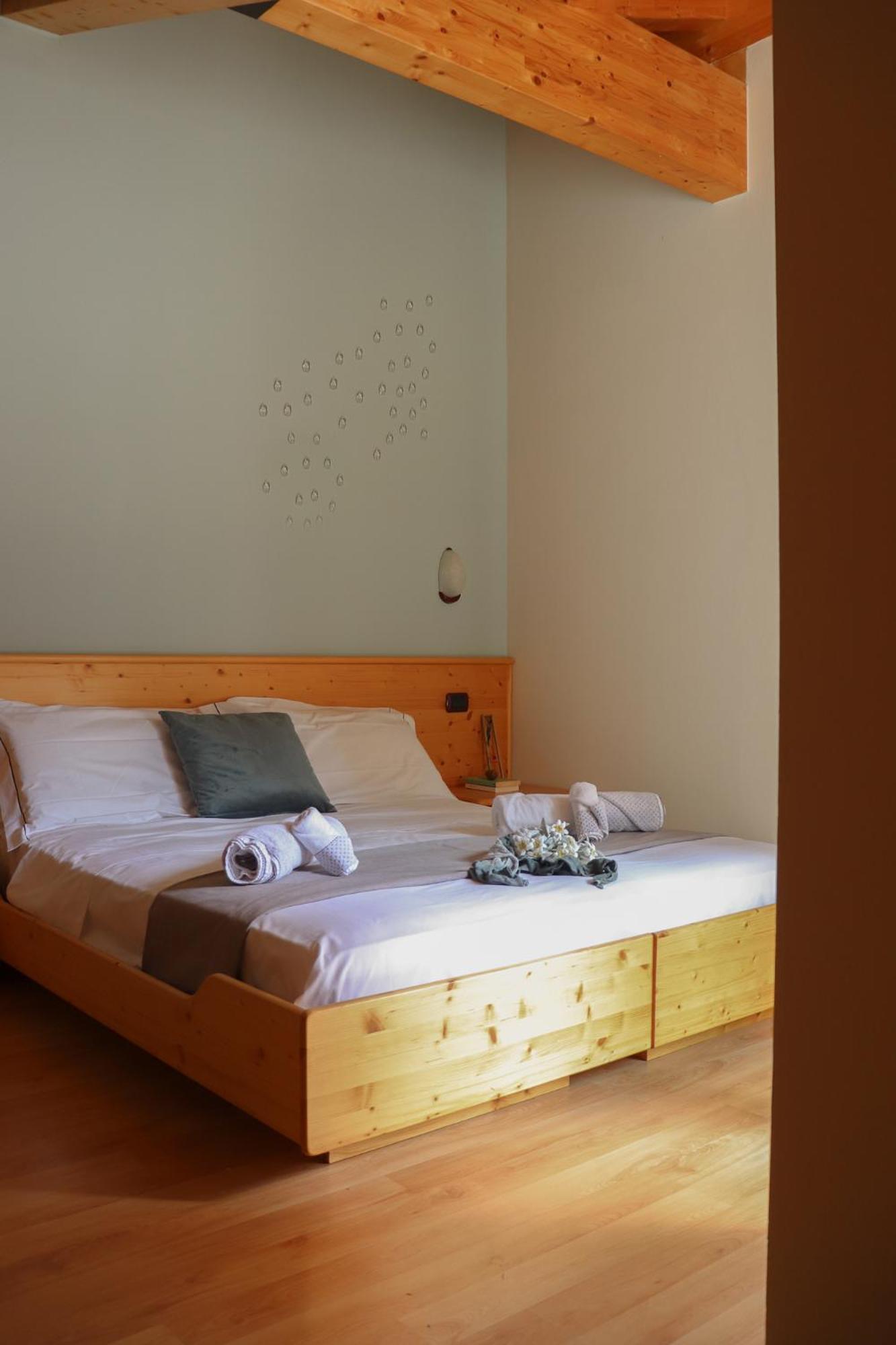 Large Double Room photo 2