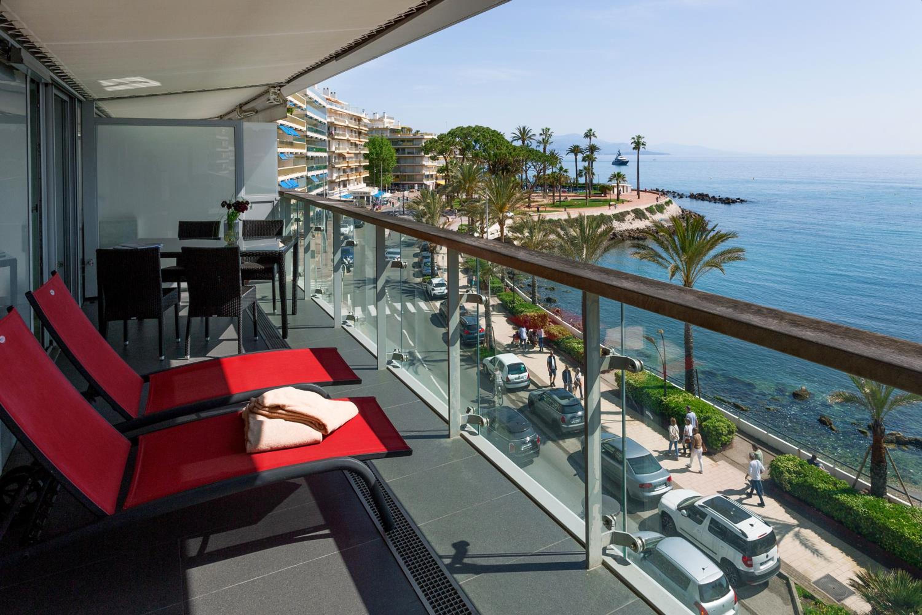 Mediterranean Apartment with Terrace Sea View - Photo 7
