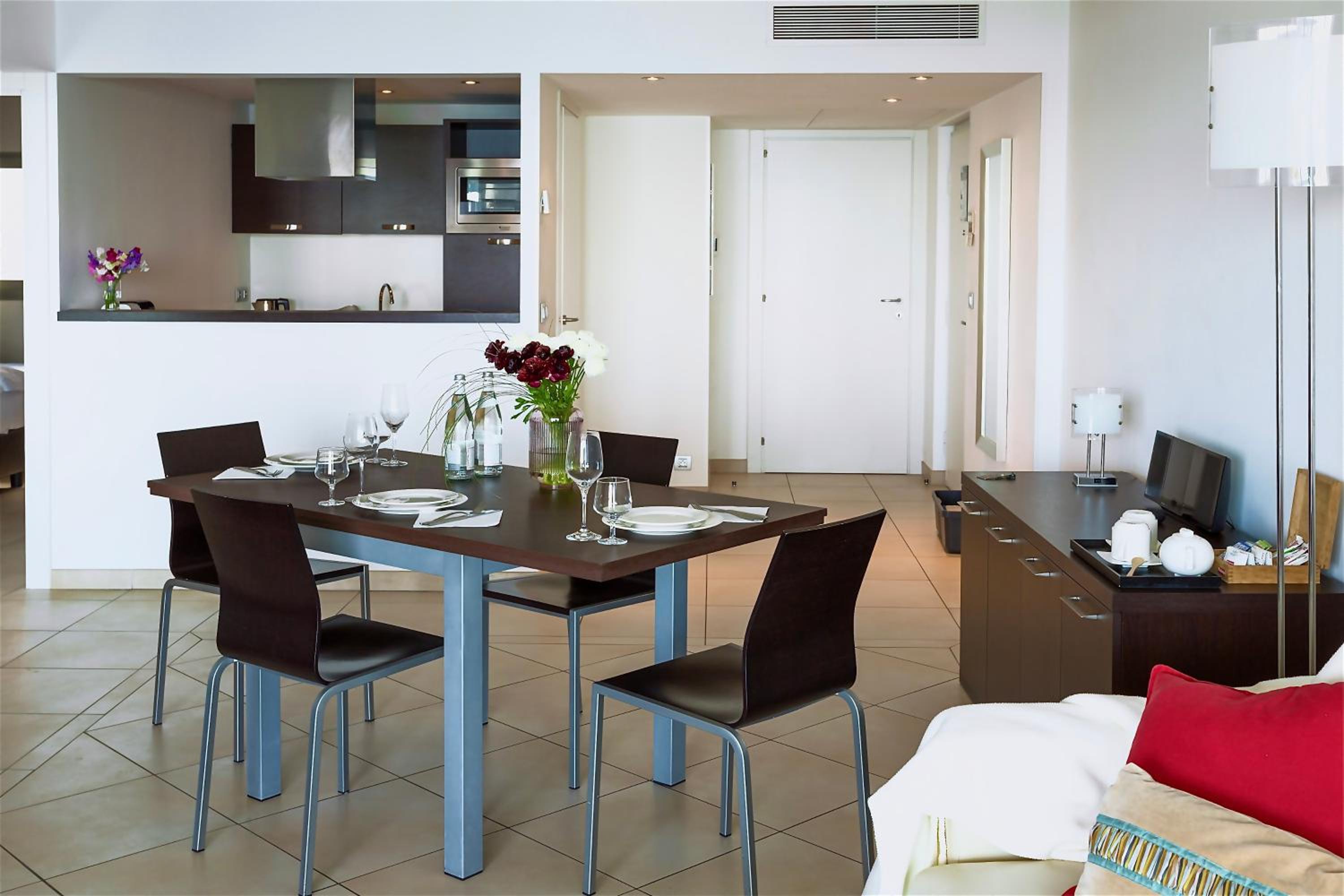 Cap d'Antibes Apartment with Terrace Sea View - Photo 5