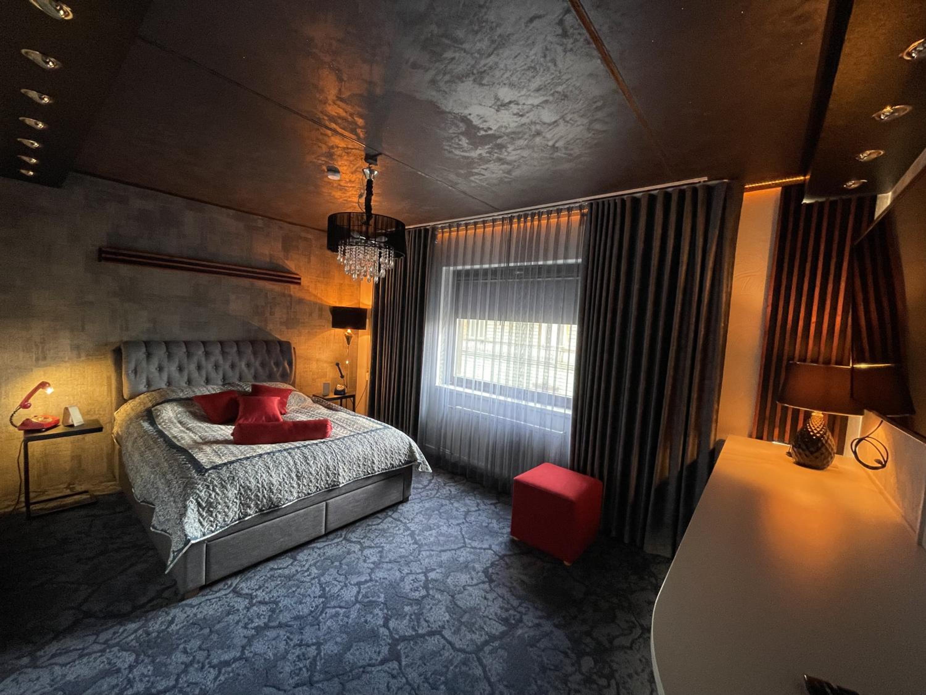 One-Bedroom Apartment - Photo 22
