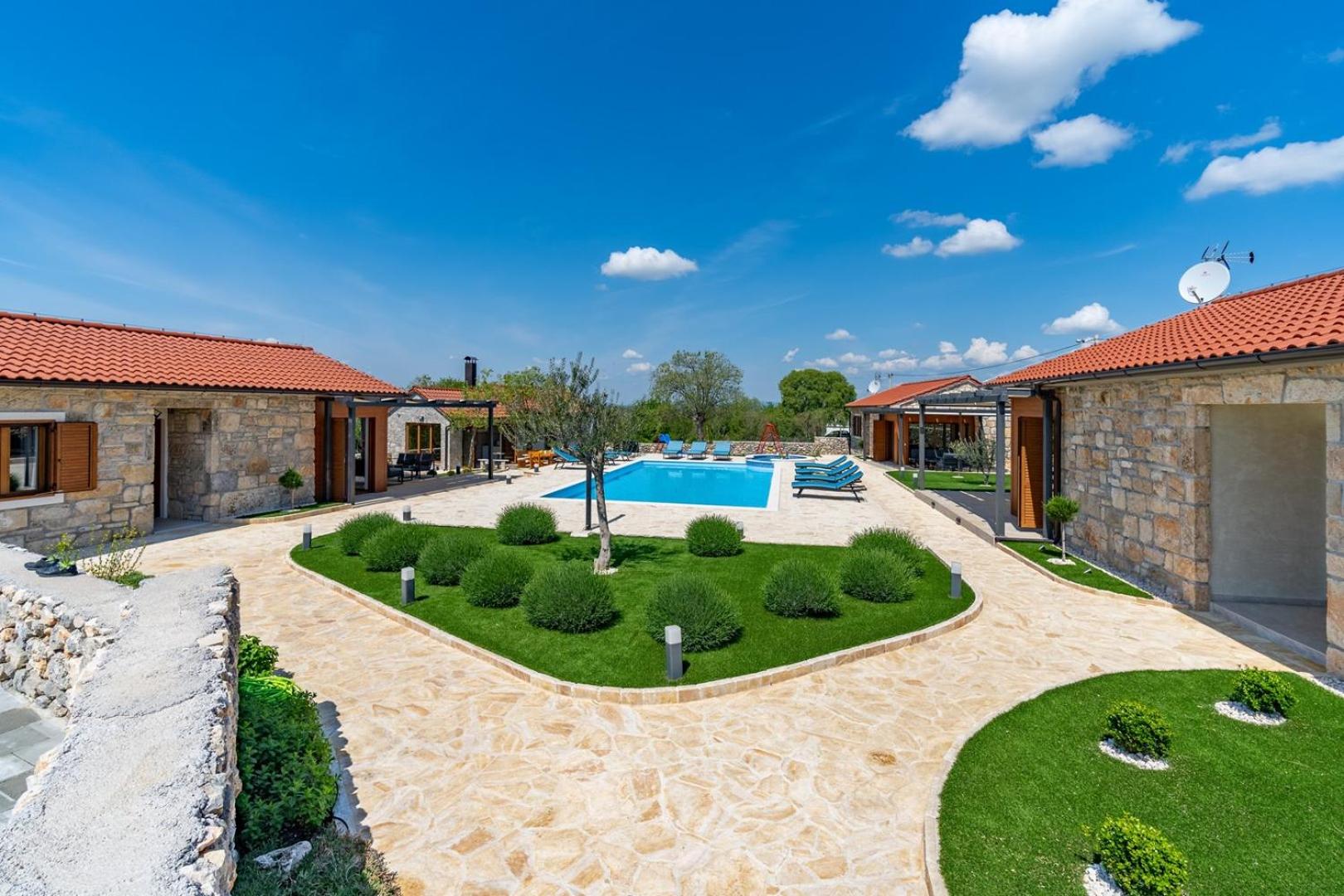 Villa with Private Pool photo 3