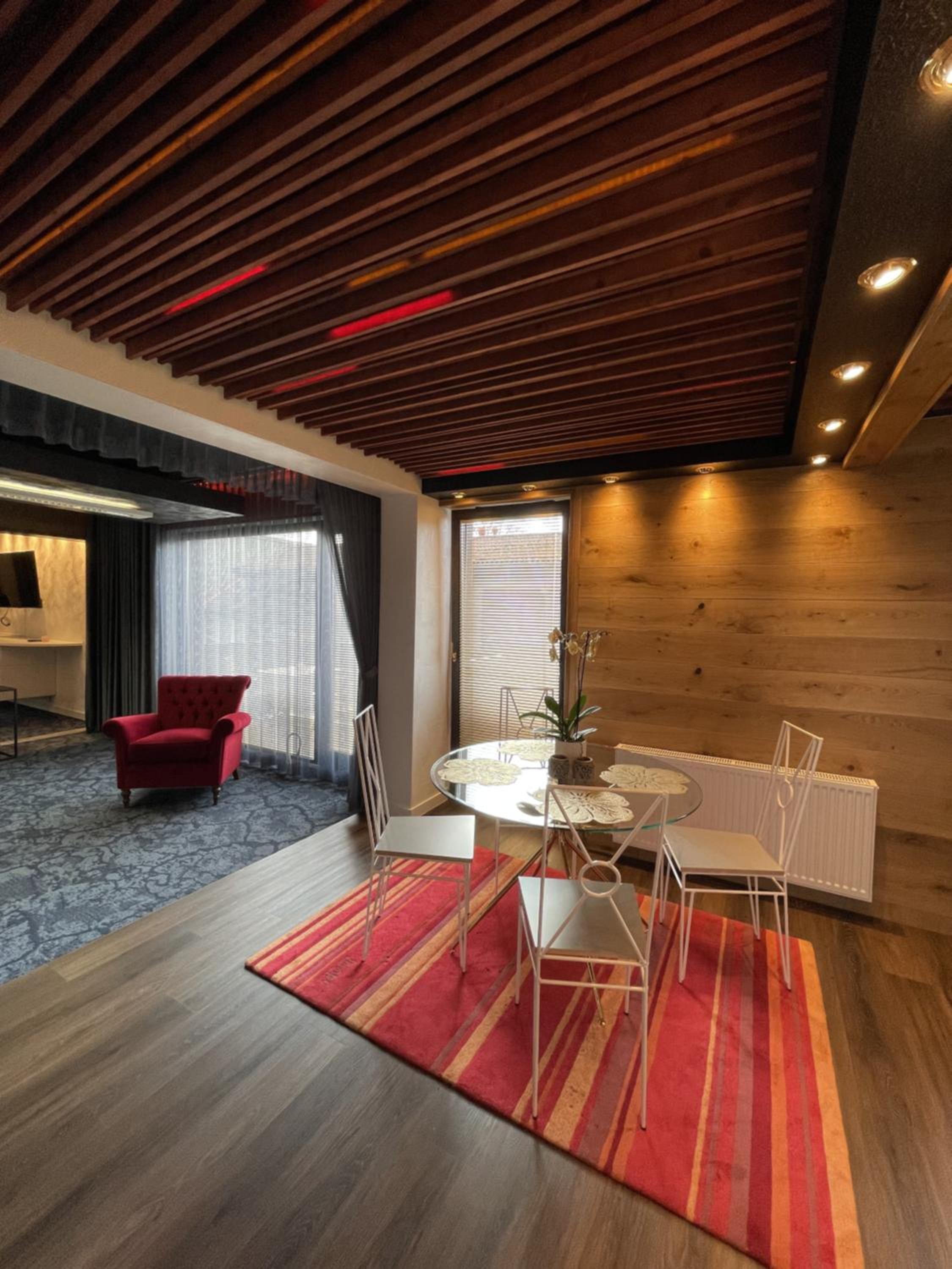 One-Bedroom Apartment - Photo 32