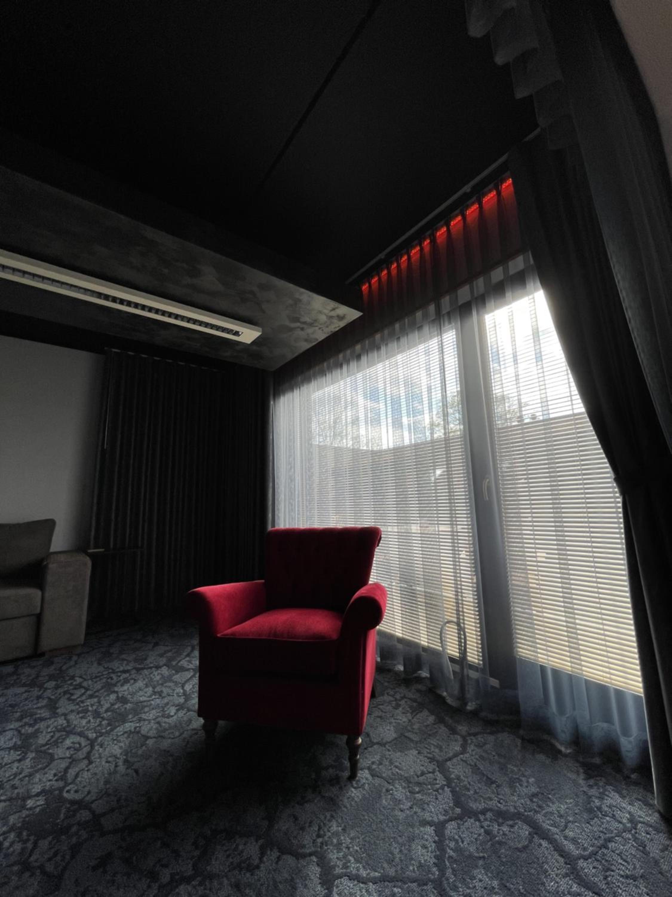One-Bedroom Apartment - Photo 11