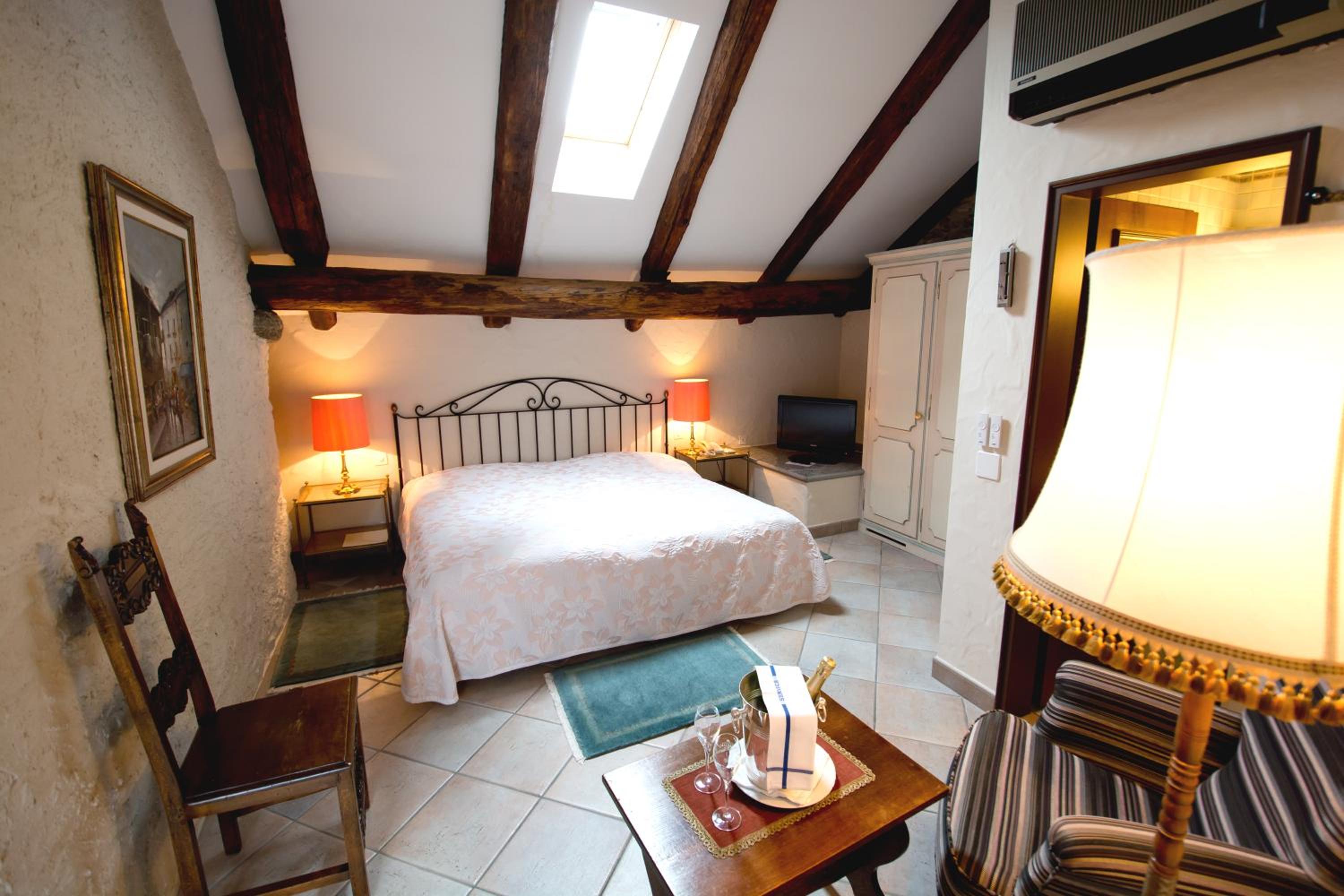 Superior Double Room - Photo 12
