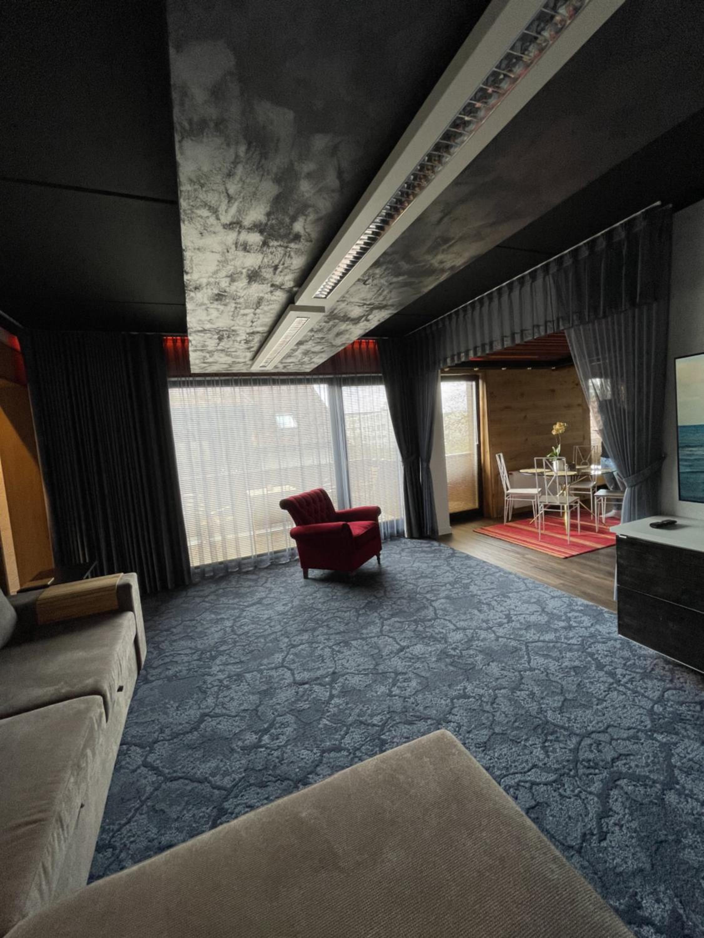 One-Bedroom Apartment - Photo 23