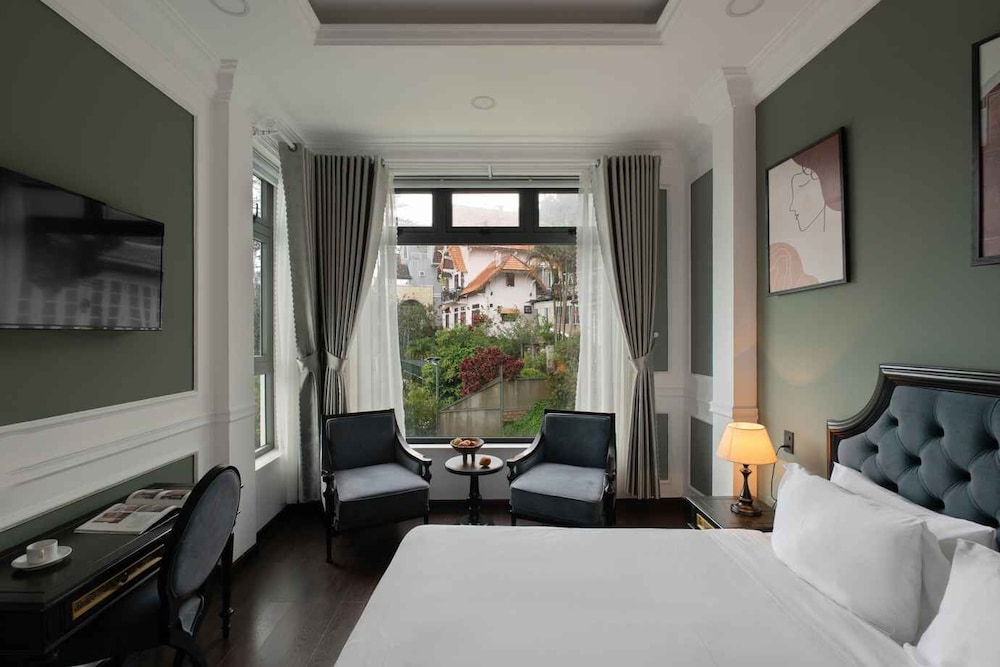 Deluxe Double Room Single Use, Garden View