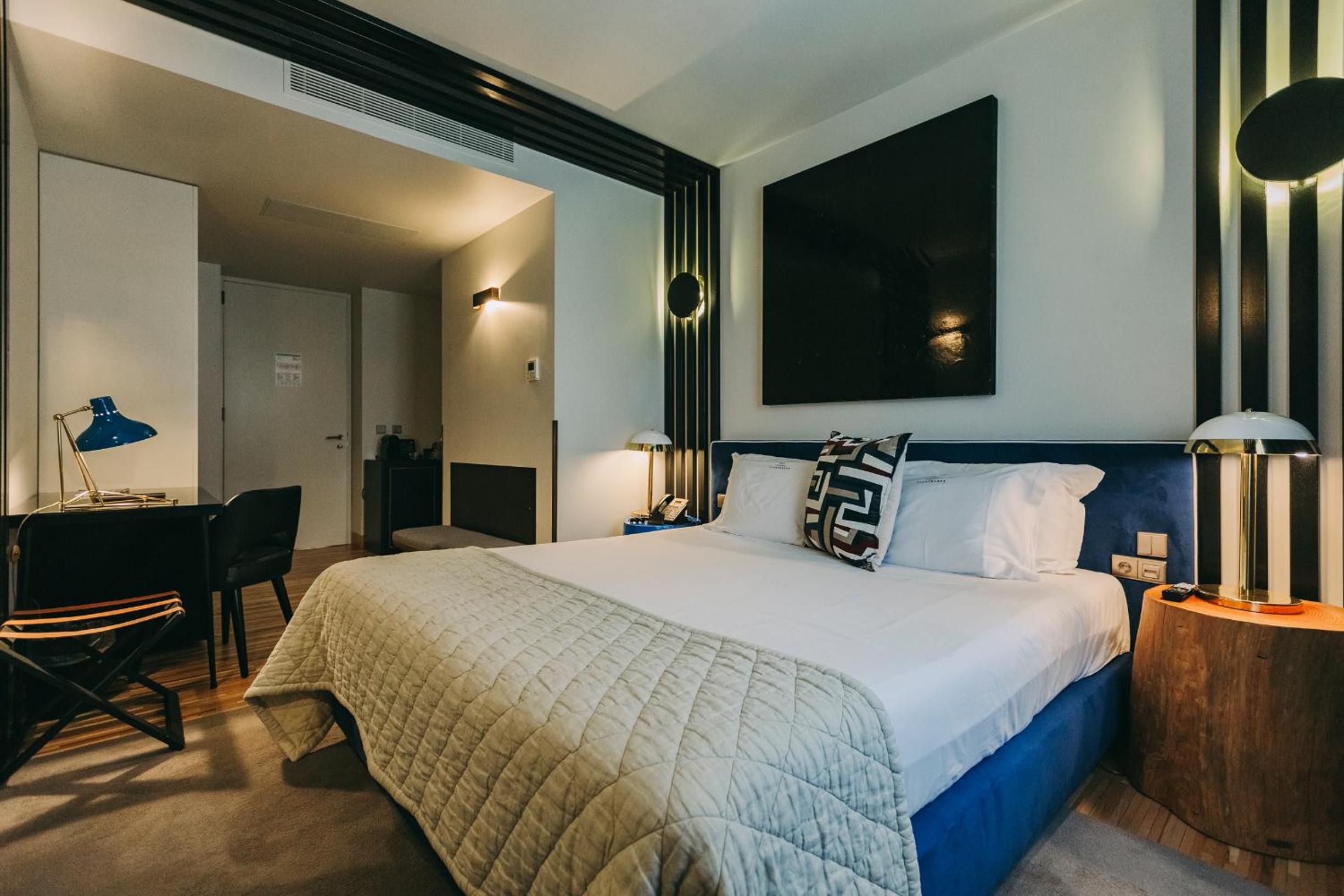 Executive Double or Twin Room thumbnail 6