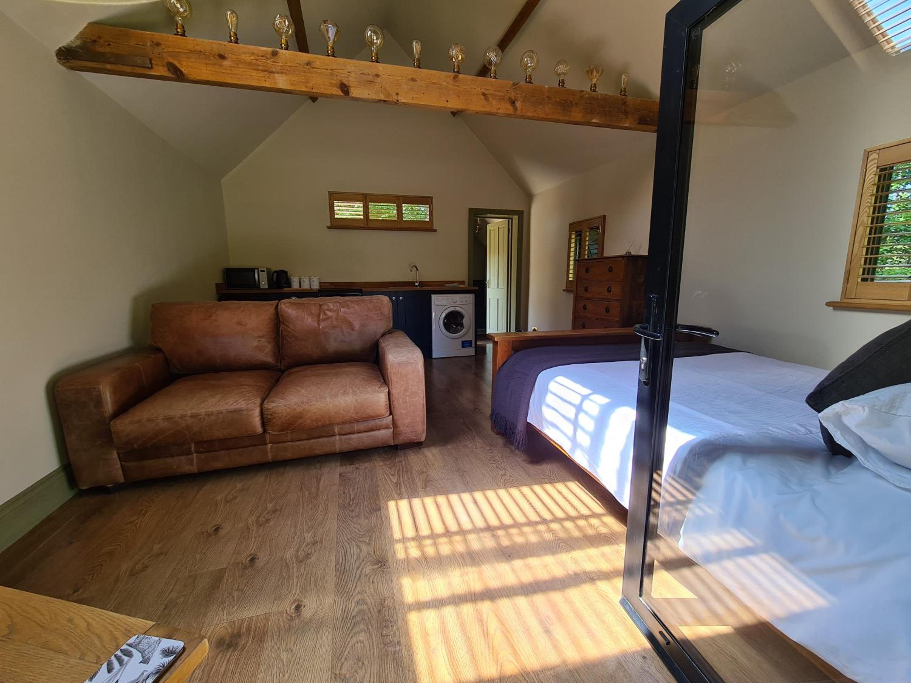One-Bedroom Apartment - Photo 1
