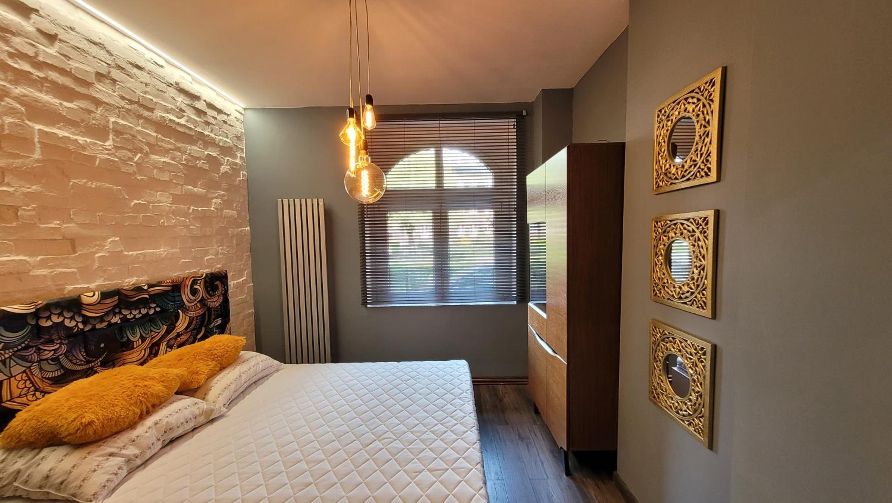 One-Bedroom Apartment - Photo 7