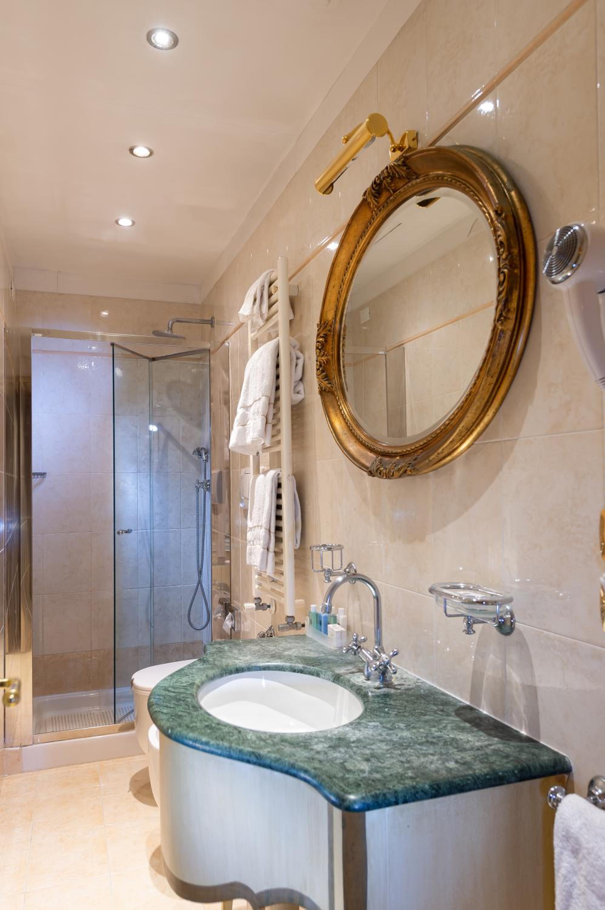Junior Suite thumbnail 6