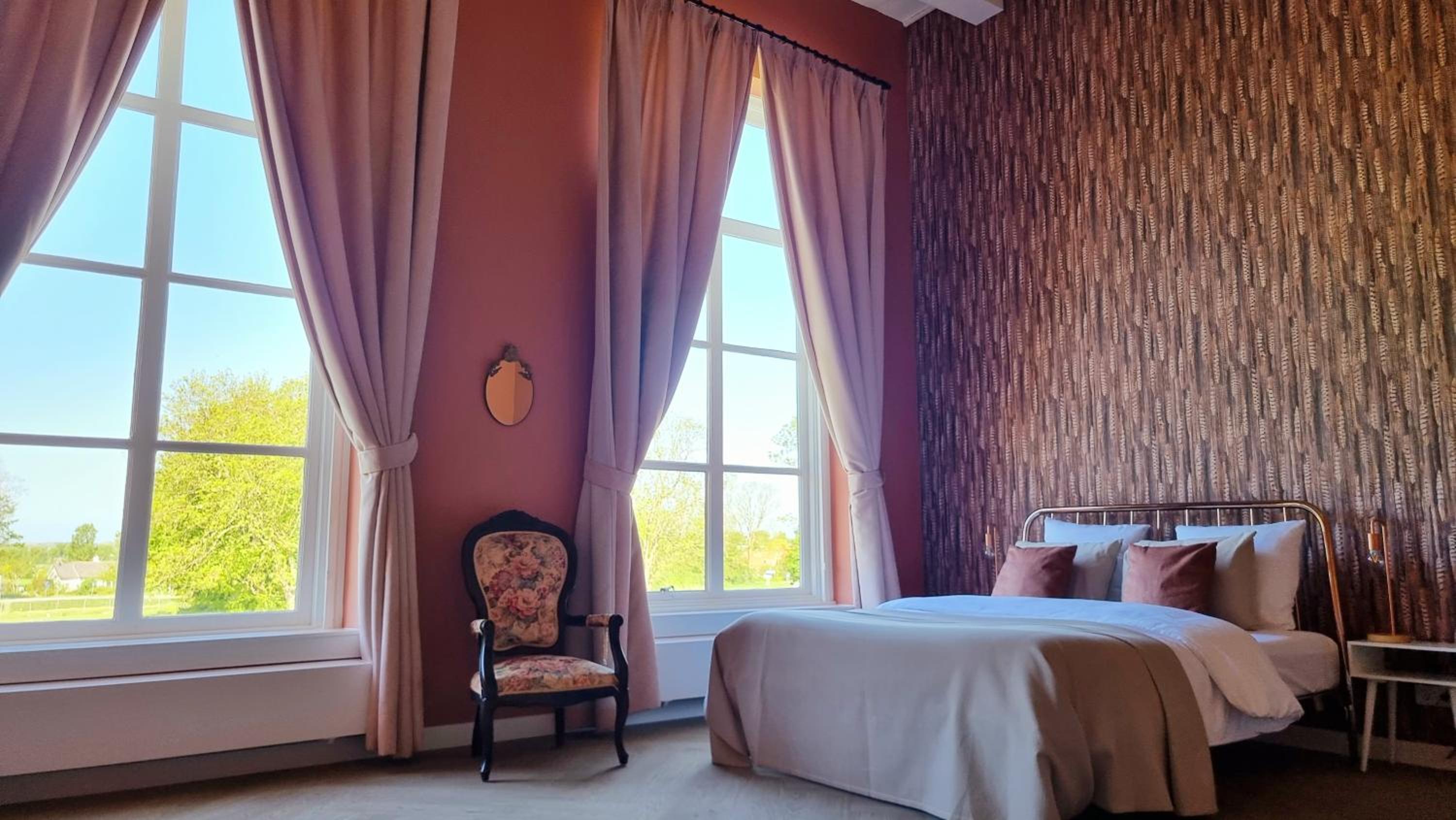 Deluxe Queen Room photo 1