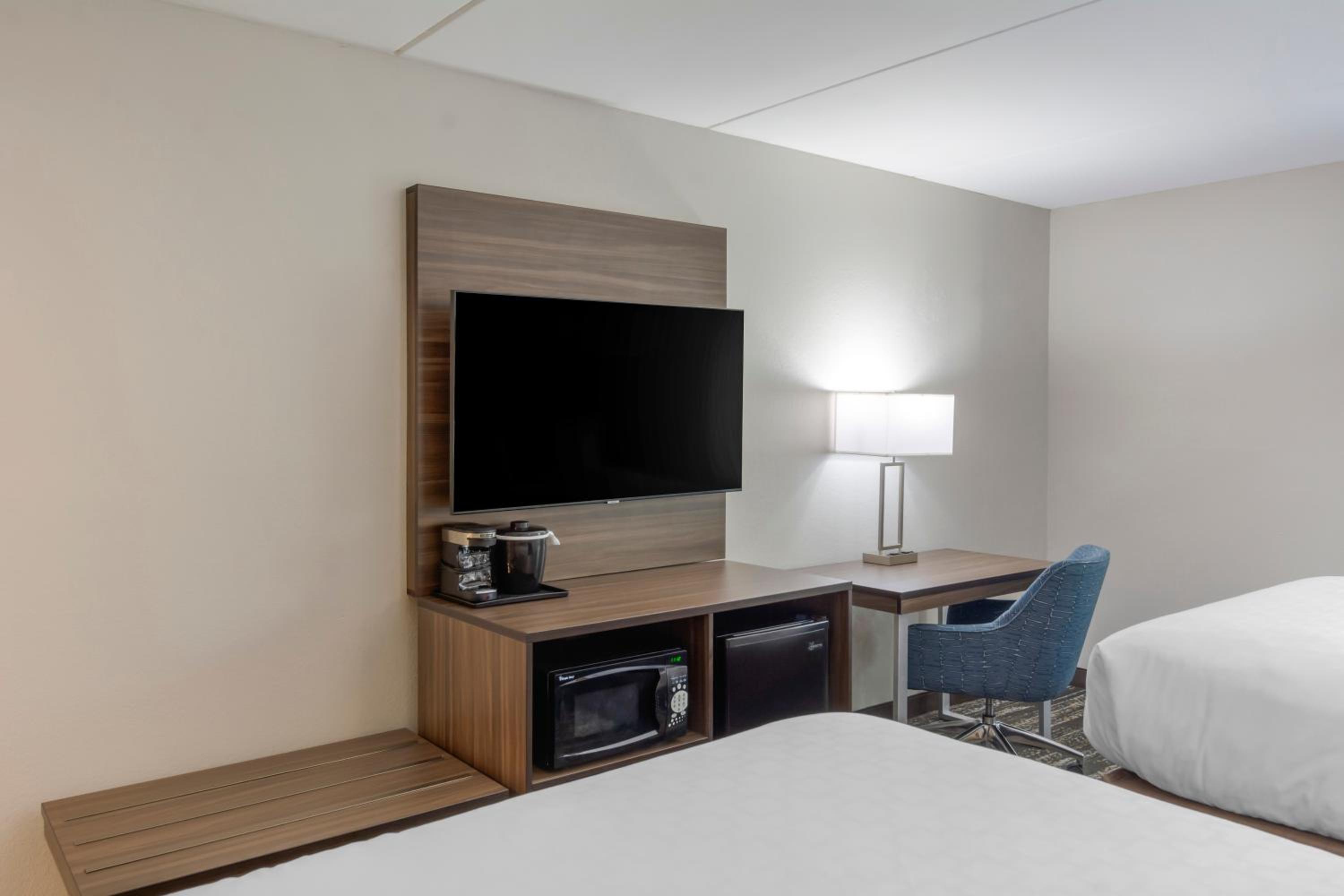 Standard Queen Room with Two Queen Beds - Non Smoking  - Photo 1