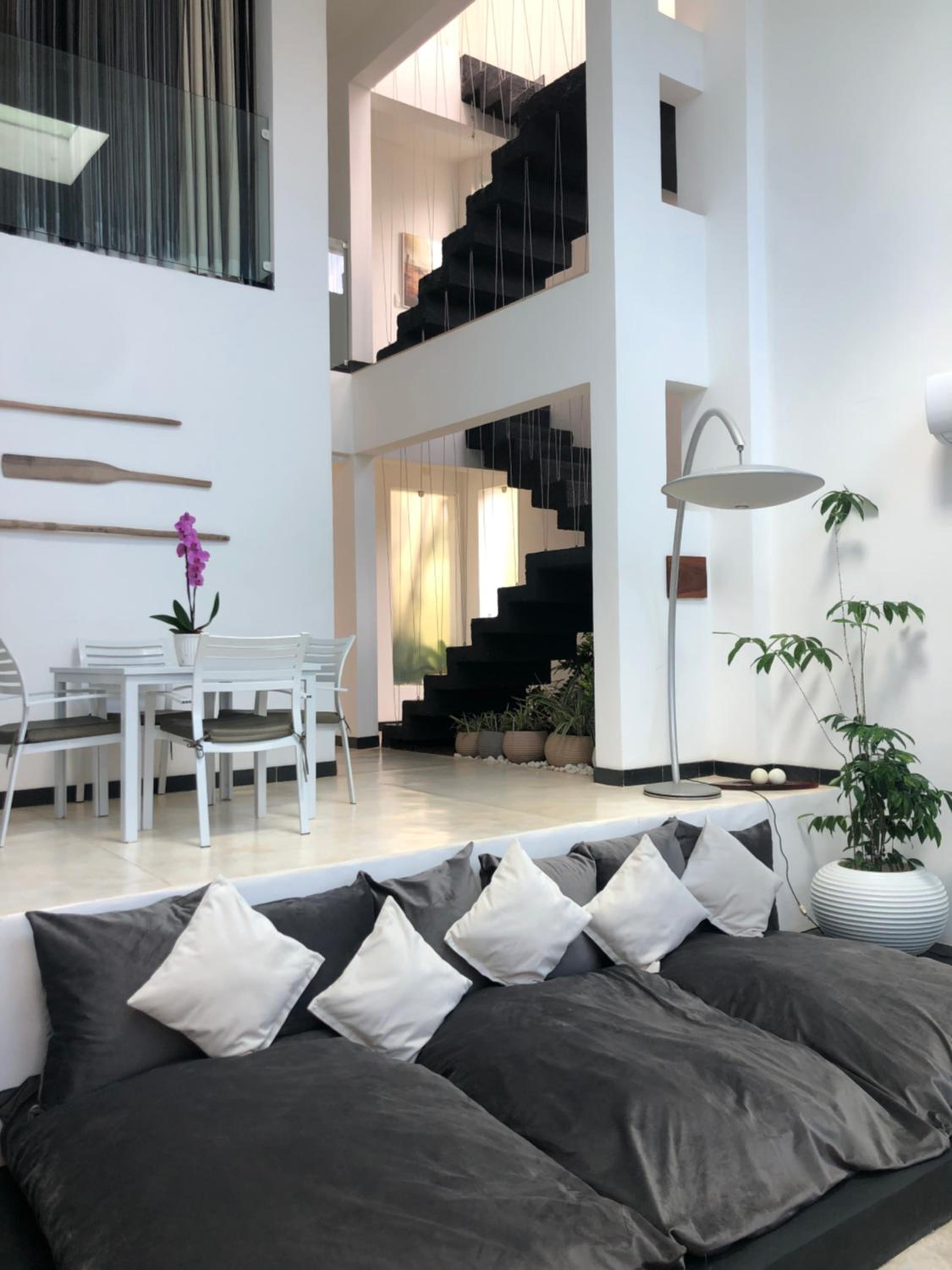 Villa with Sea View - Photo 1