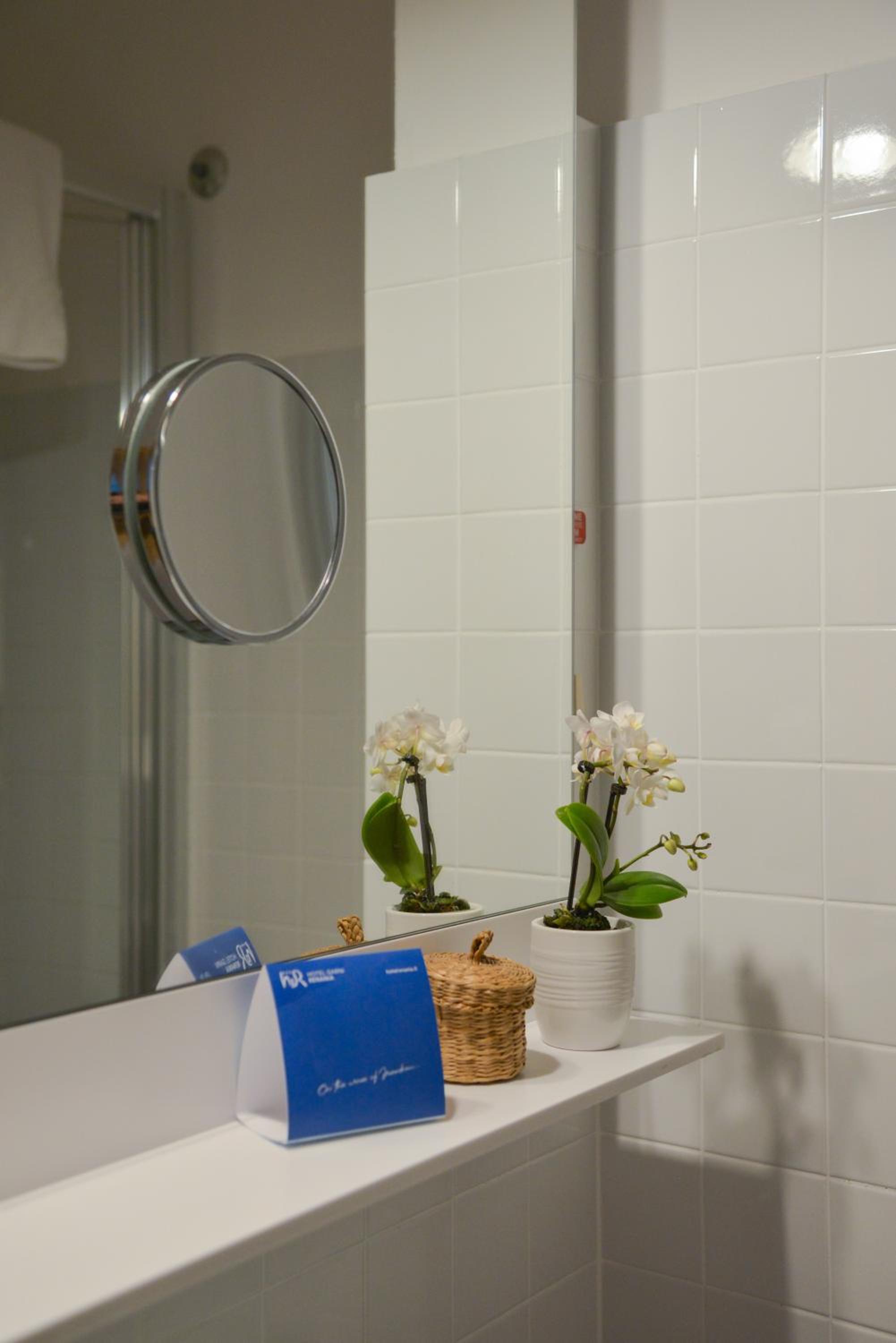Double or Twin Room with City View photo 2