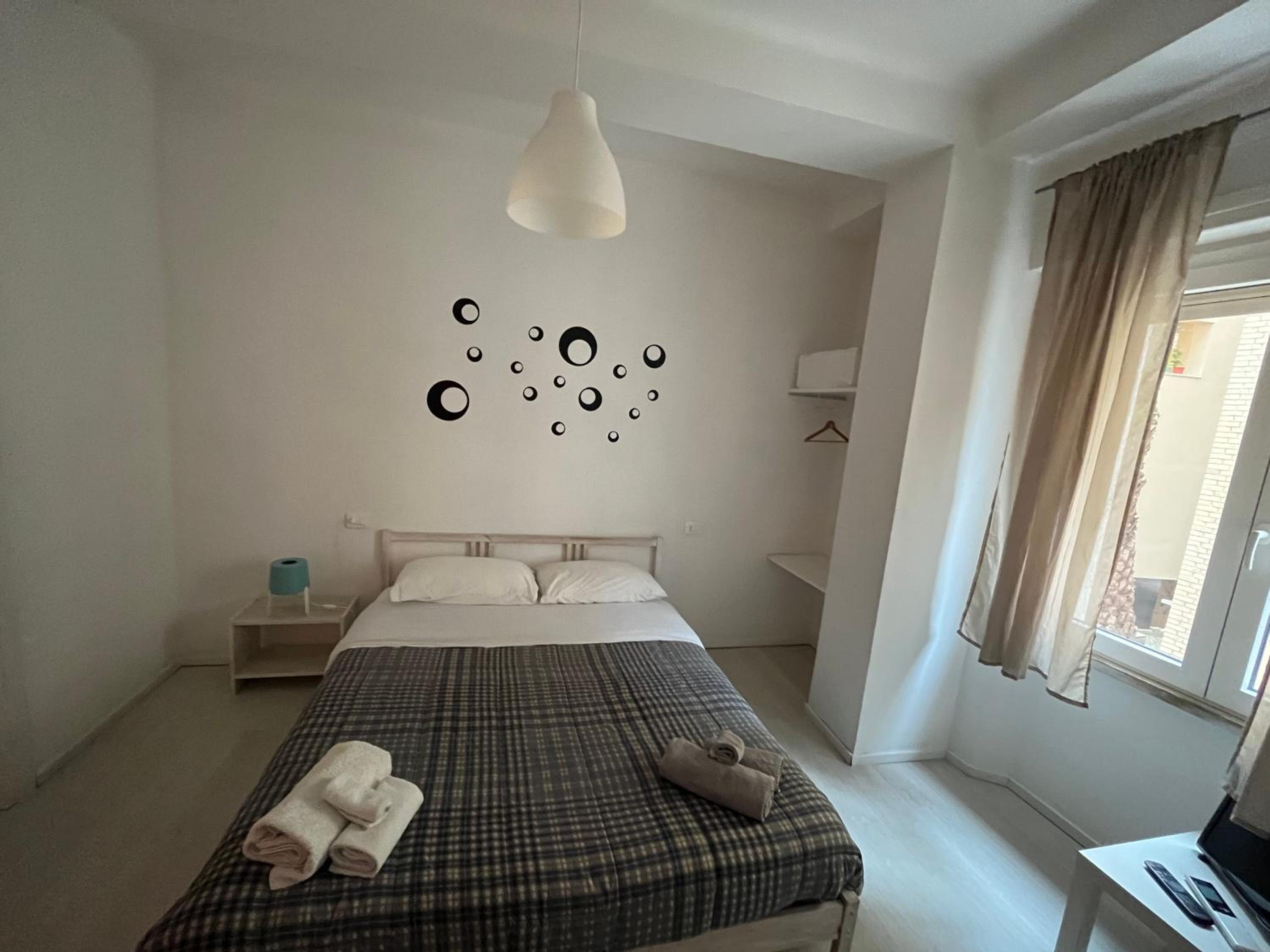 Standard Double Room - Photo 2