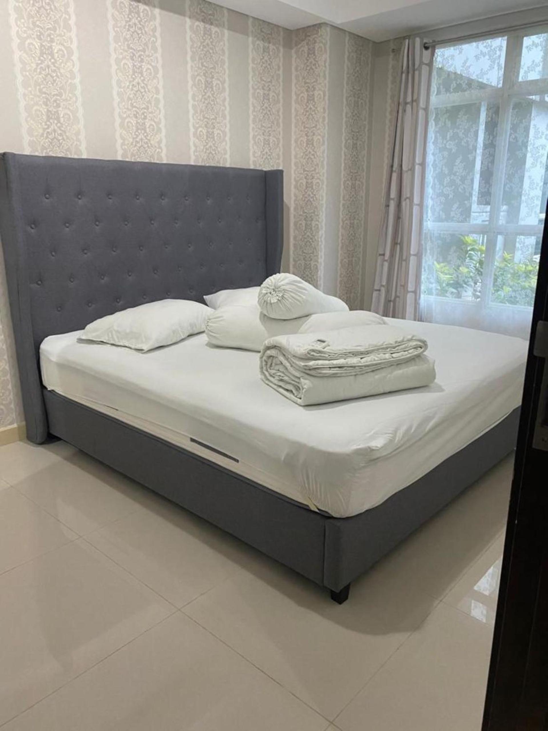 Deluxe King Room - Photo 9