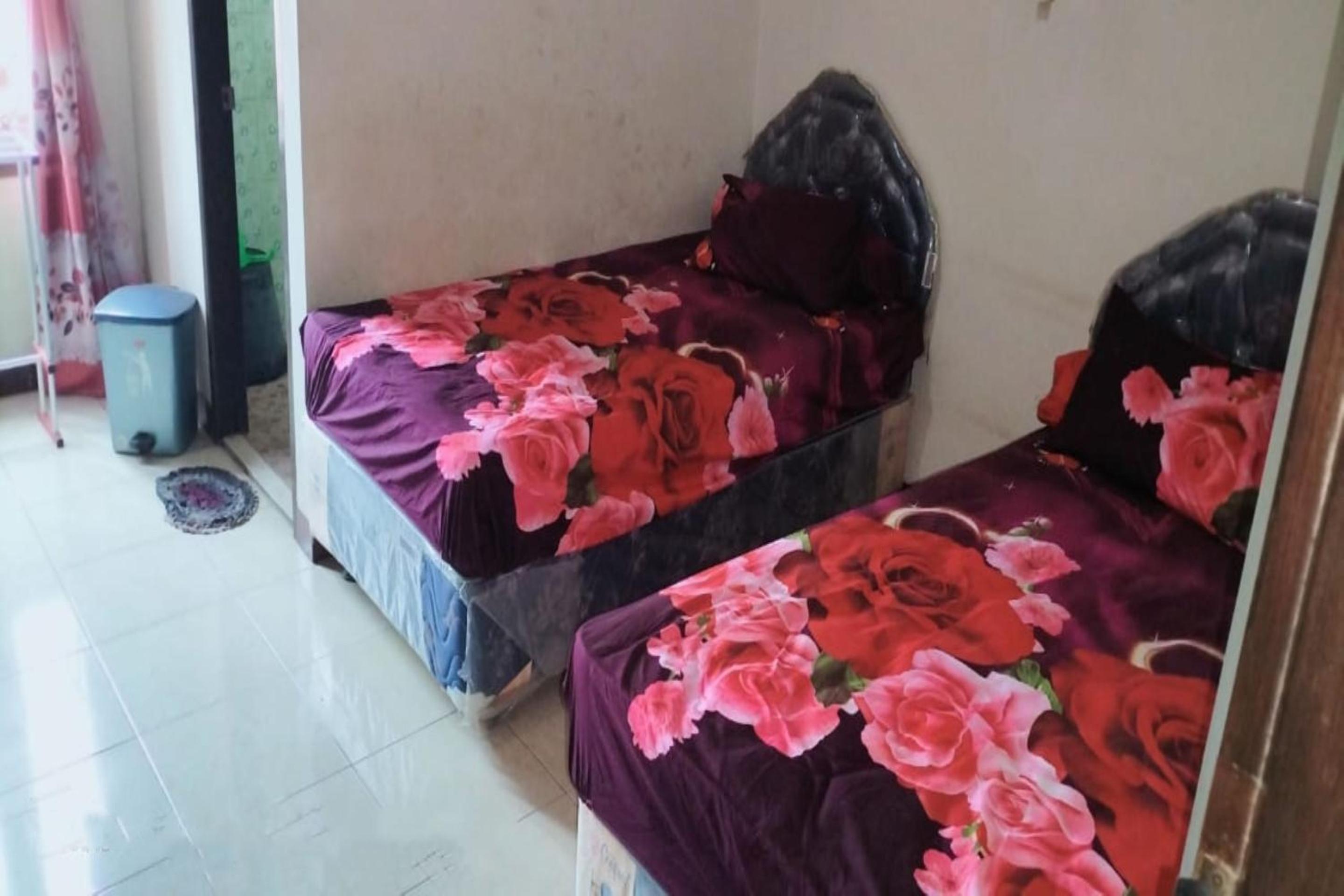 Economy Twin Room - Photo 2