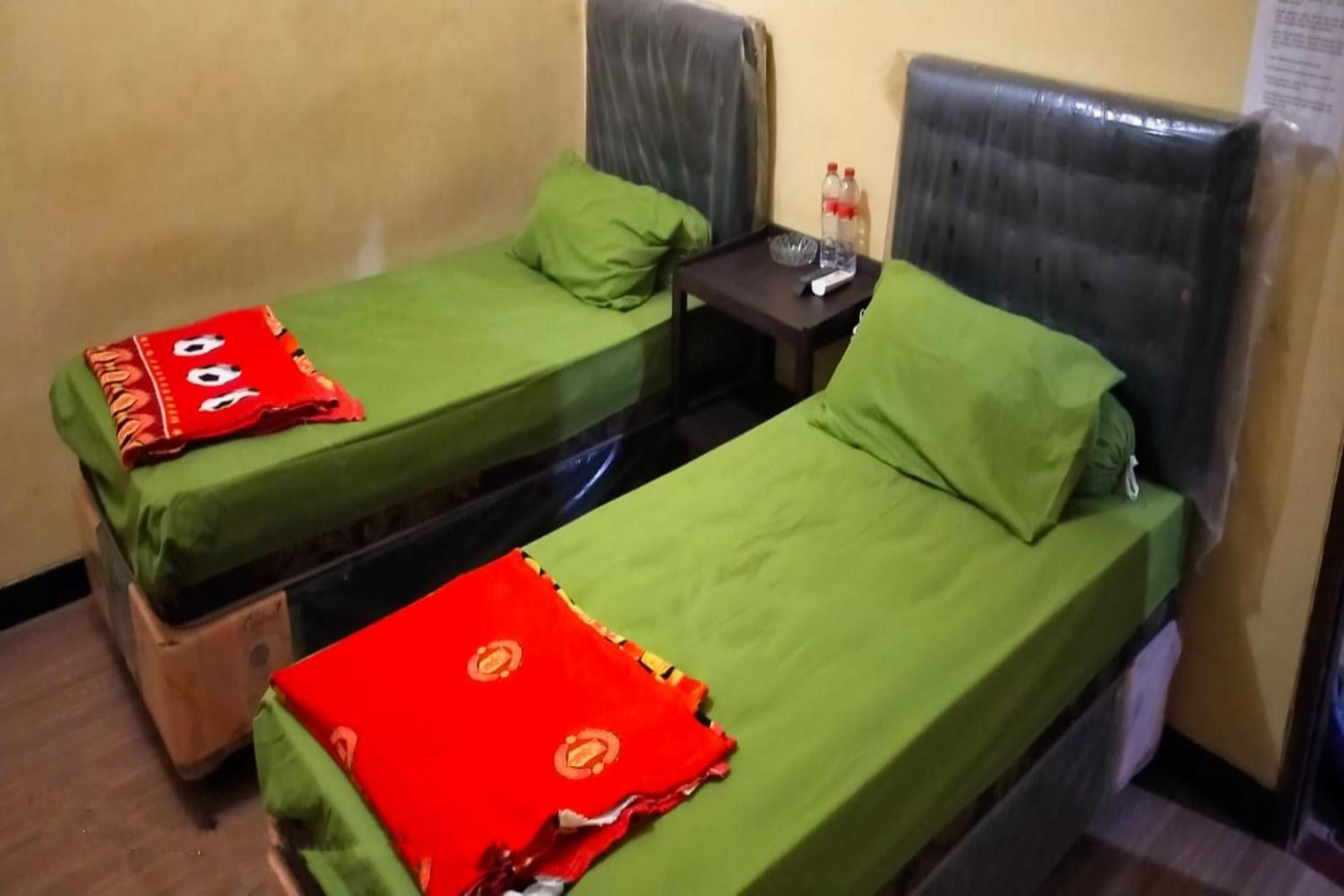 Economy Twin Room - Photo 1