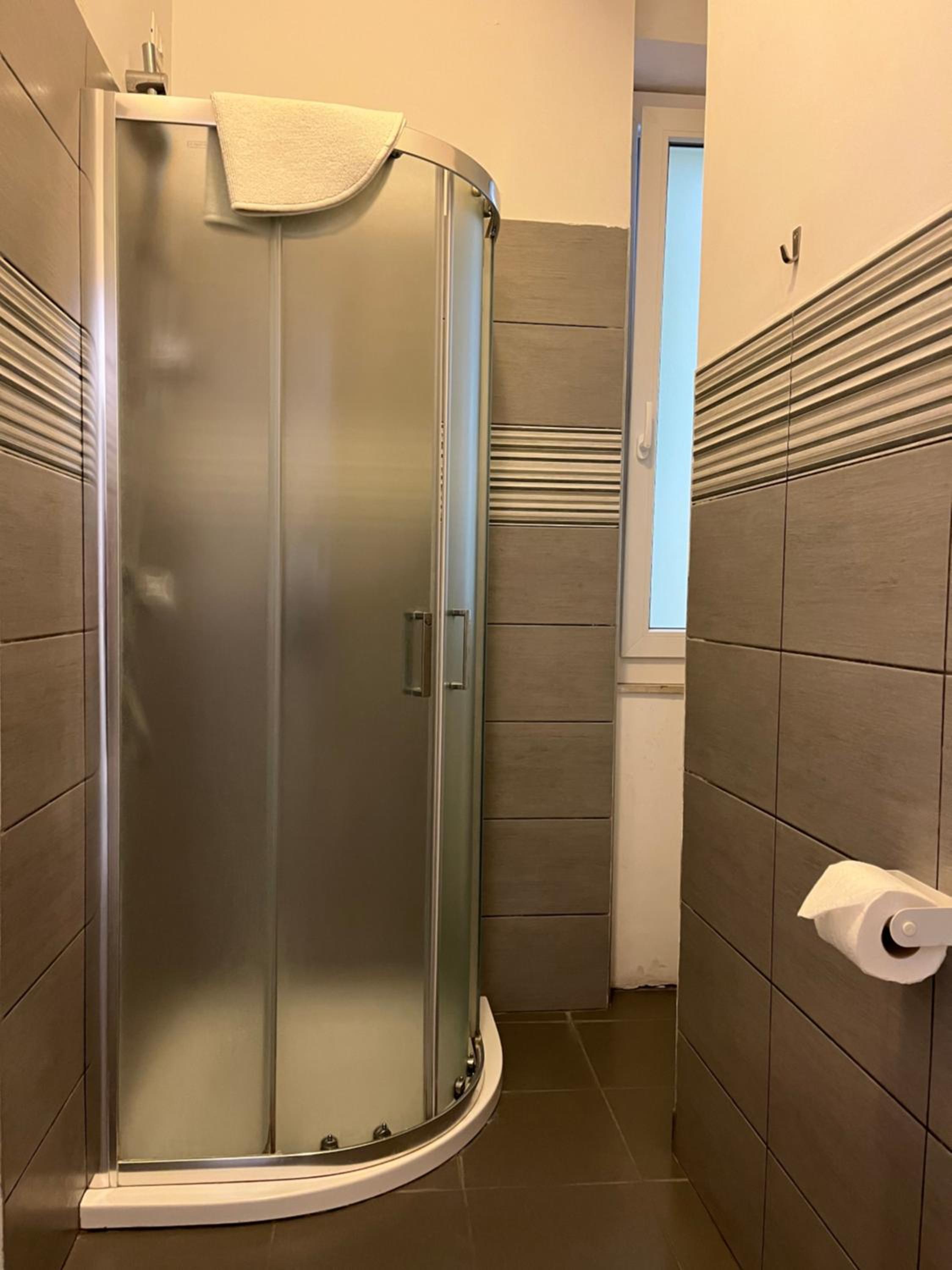 Standard Double Room - Photo 4