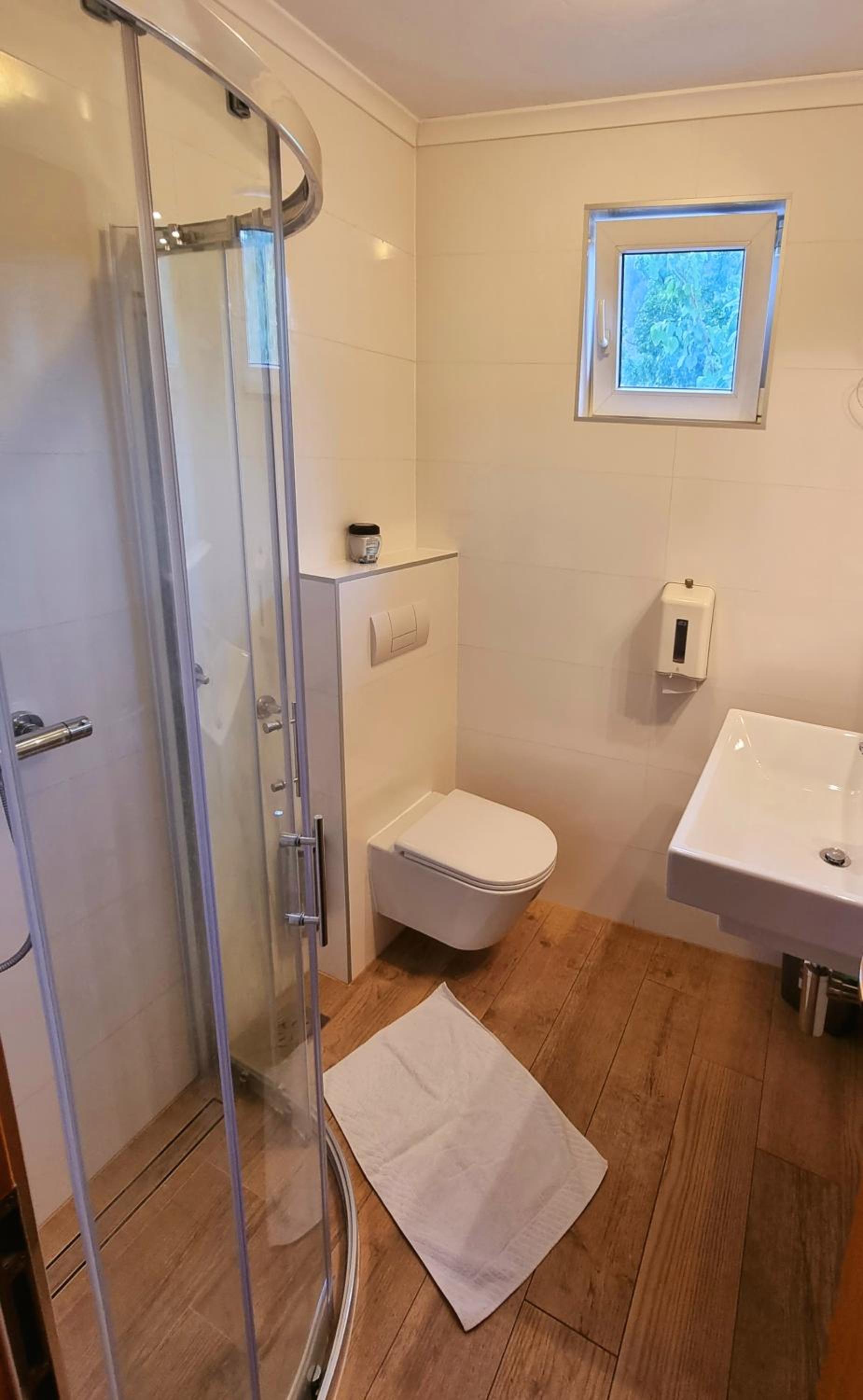 One-Bedroom Apartment (4 Adults) photo 3