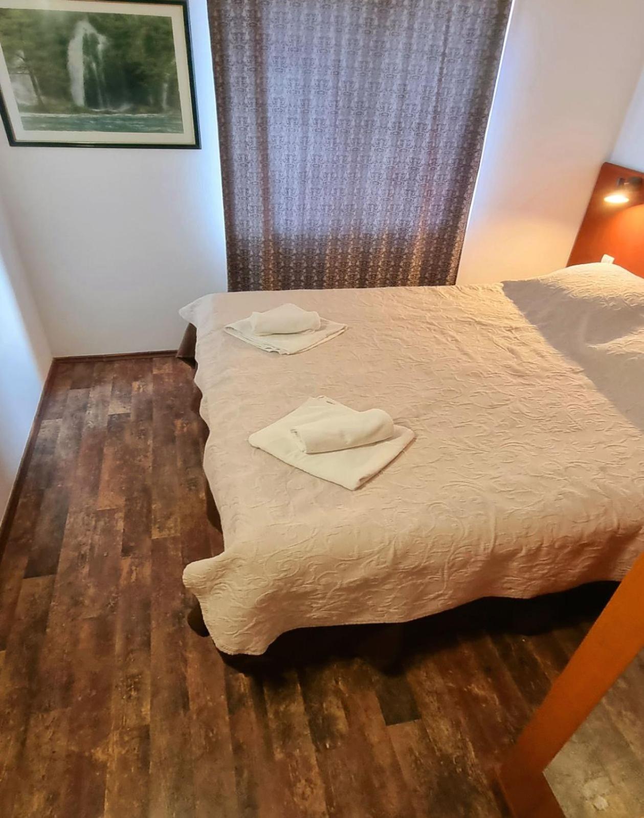 One-Bedroom Apartment (3 Adults) photo 2