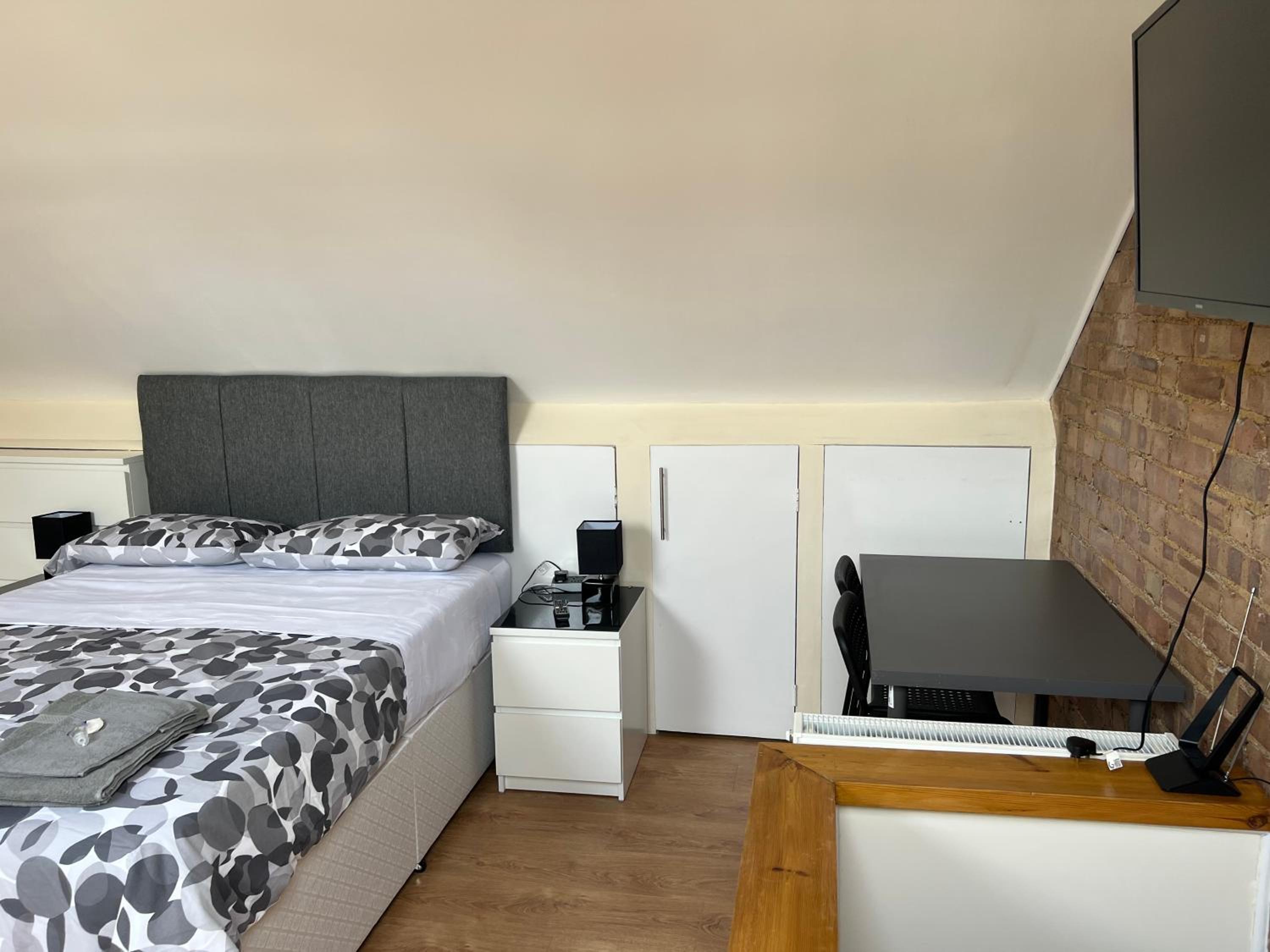 Double Room with Private Bathroom photo 2